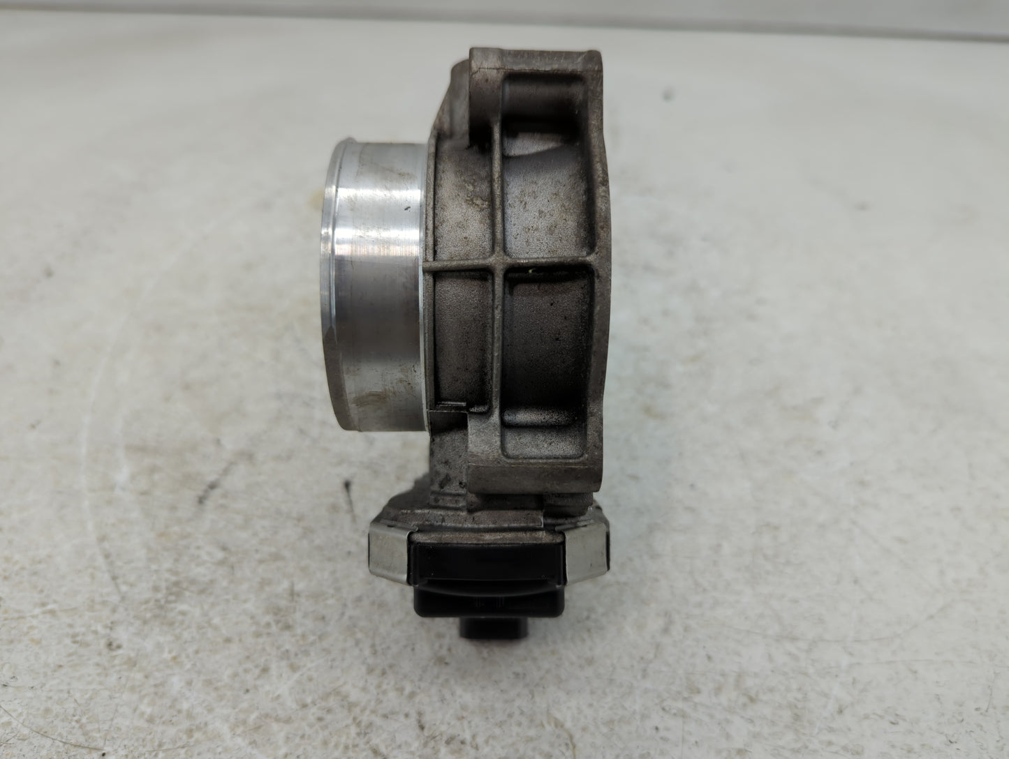 2016-2021 Chevrolet Silverado 1500 Throttle Body P/N:12669536AA Fits Fits 2016 2017 2018 2019 2020 2021 OEM Used Auto Parts 