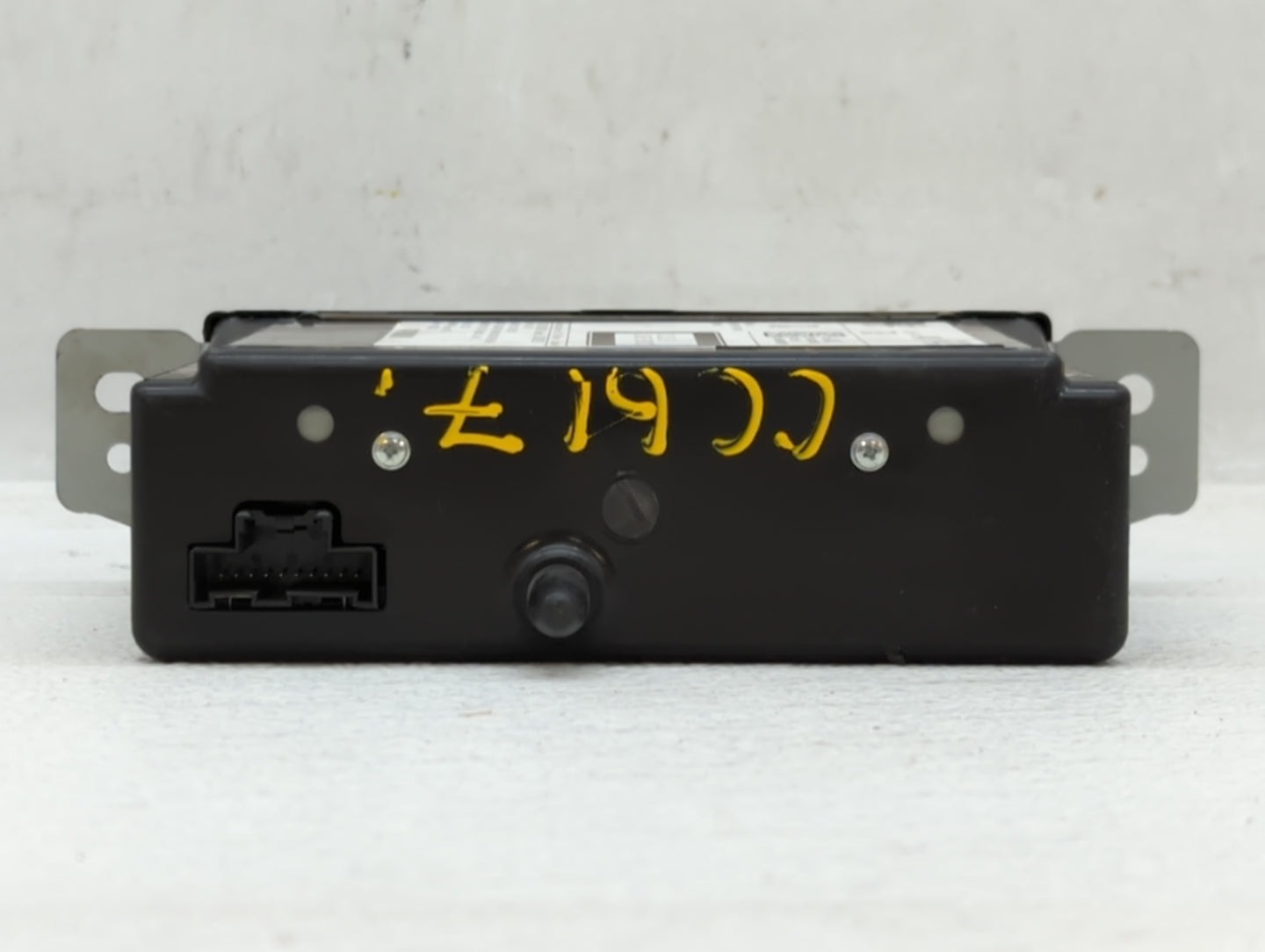 2015-2019 Chevrolet Silverado 1500 Am Fm Cd Player Radio Receiver - Oemusedautoparts1.com