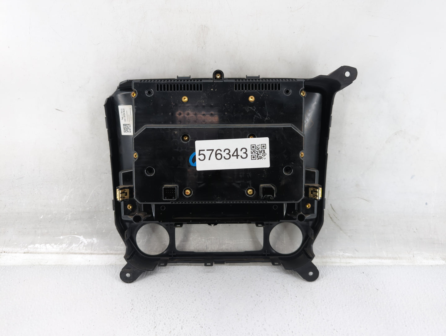 2016 Chevrolet Silverado 1500 Radio AM FM Cd Player Receiver Replacement P/N:23243932 Fits OEM Used Auto Parts - Oemusedauto