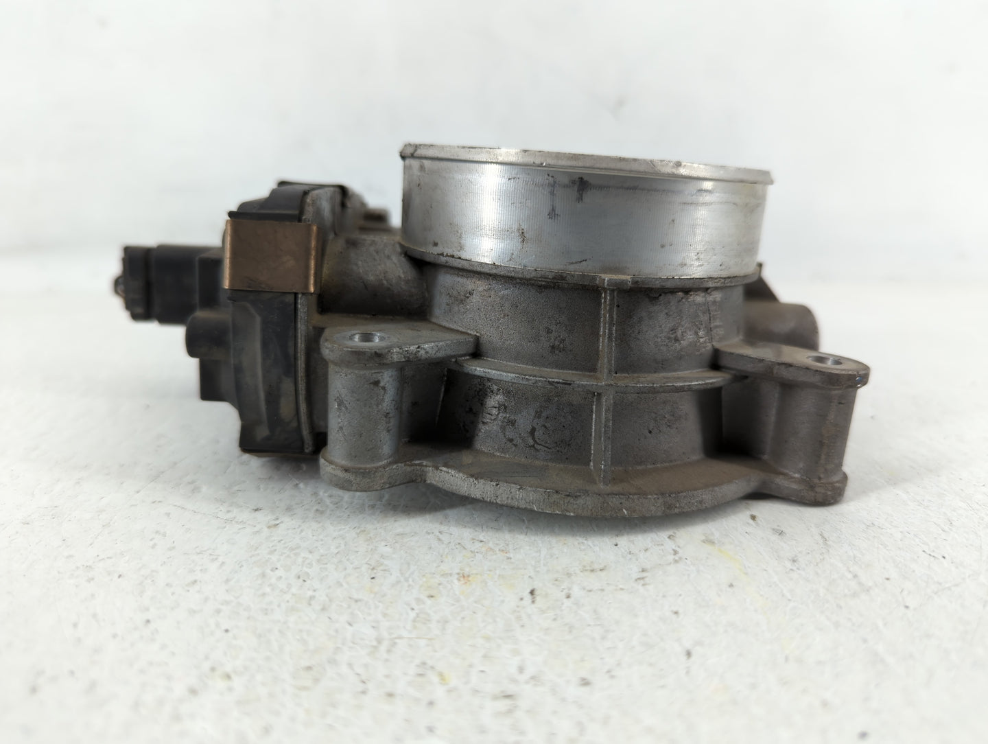 2014-2022 Chevrolet Silverado 1500 Throttle Body P/N:12617792 Fits Fits 2014 2015 2016 2017 2018 2019 2020 2021 2022 OEM Use