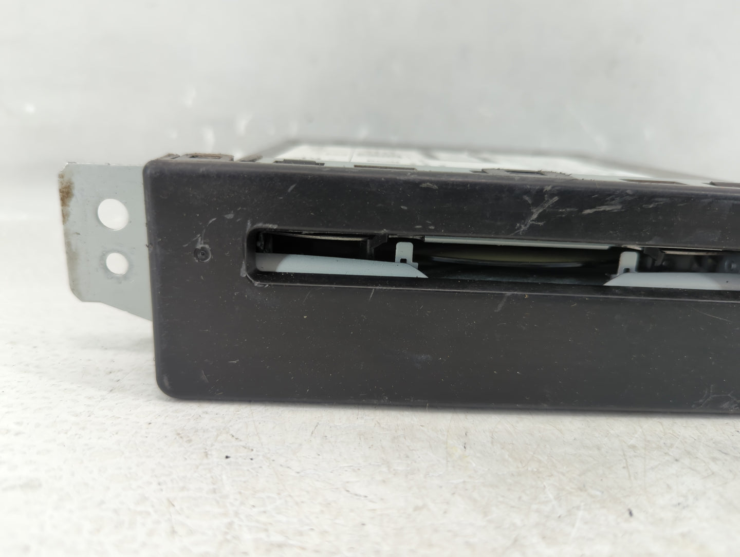 2015-2019 Chevrolet Silverado 1500 Radio AM FM Cd Player Receiver Replacement P/N:1359 4481 Fits OEM Used Auto Parts - Oemus