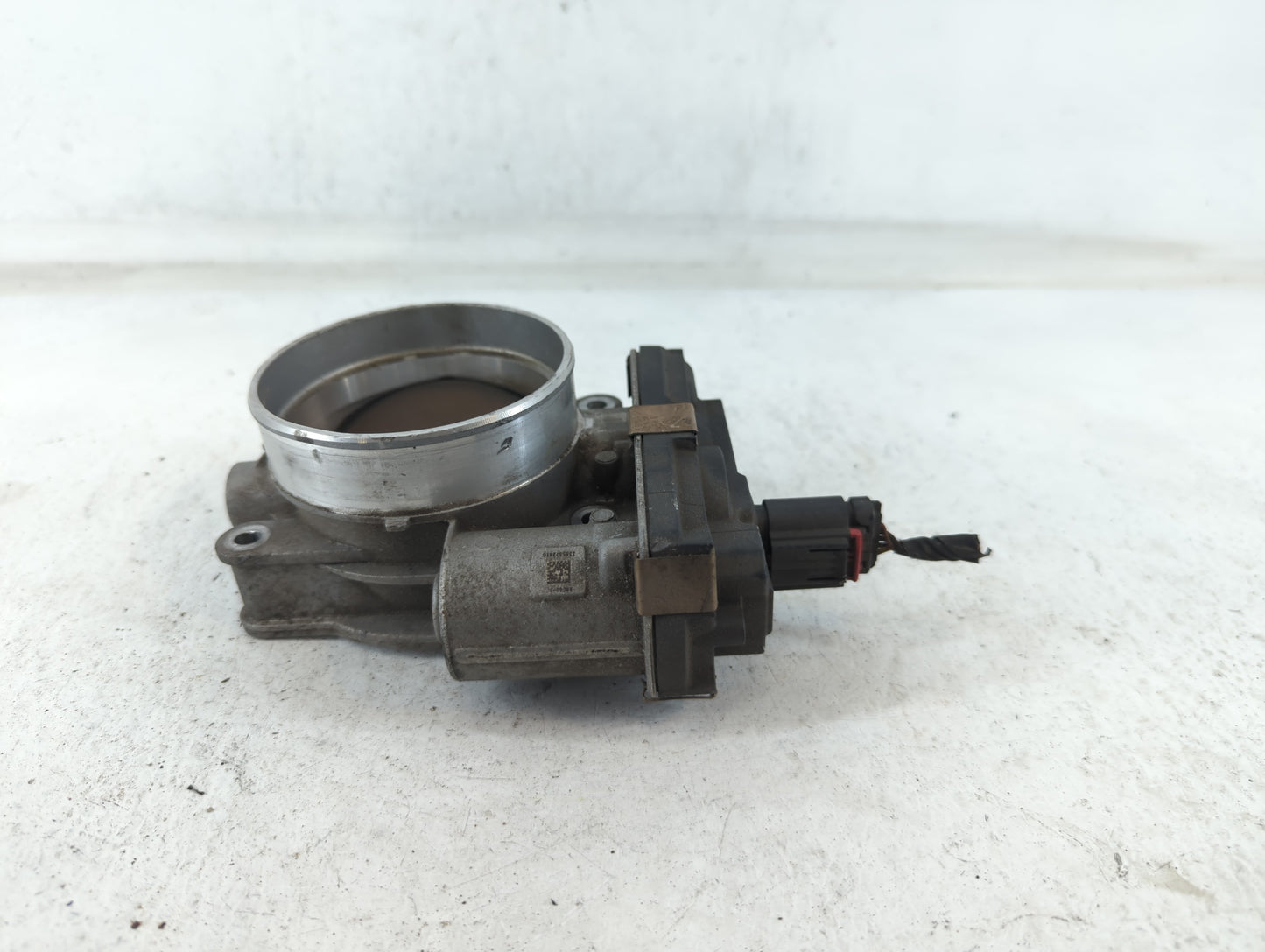 2014-2022 Chevrolet Silverado 1500 Throttle Body P/N:12617792 Fits Fits 2014 2015 2016 2017 2018 2019 2020 2021 2022 OEM Use