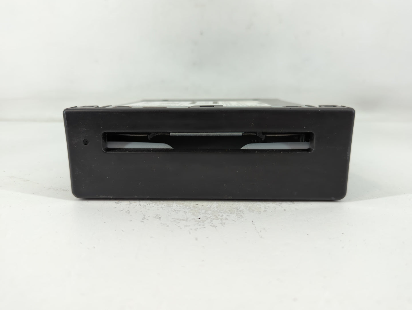 2016 Chevrolet Silverado 1500 Radio AM FM Cd Player Receiver Replacement P/N:84016435 Fits OEM Used Auto Parts - Oemusedauto