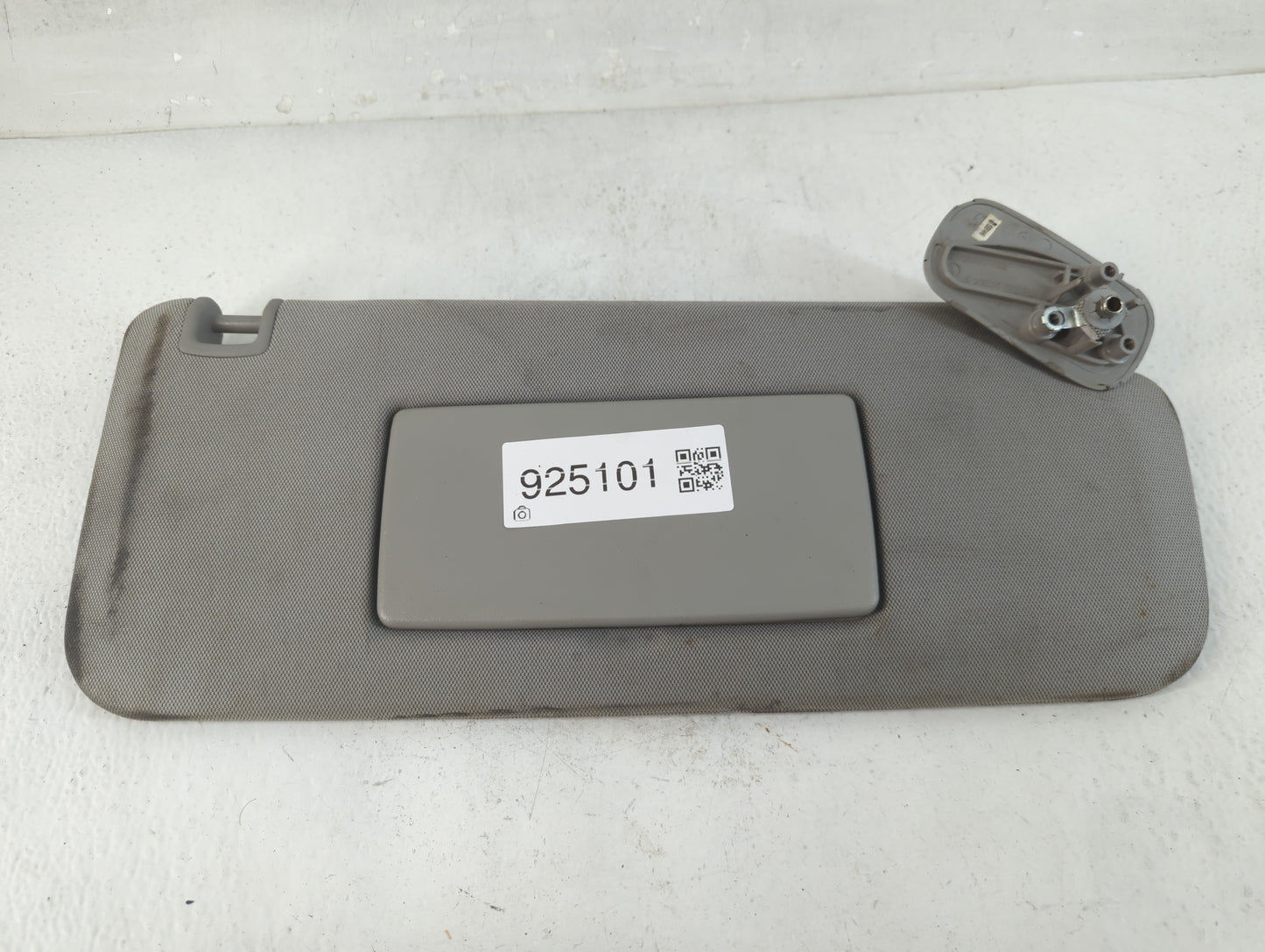 2014-2019 Chevrolet Silverado 1500 Sun Visor Shade Replacement Passenger Right Mirror Fits Fits 2014 2015 2016 2017 2018 201