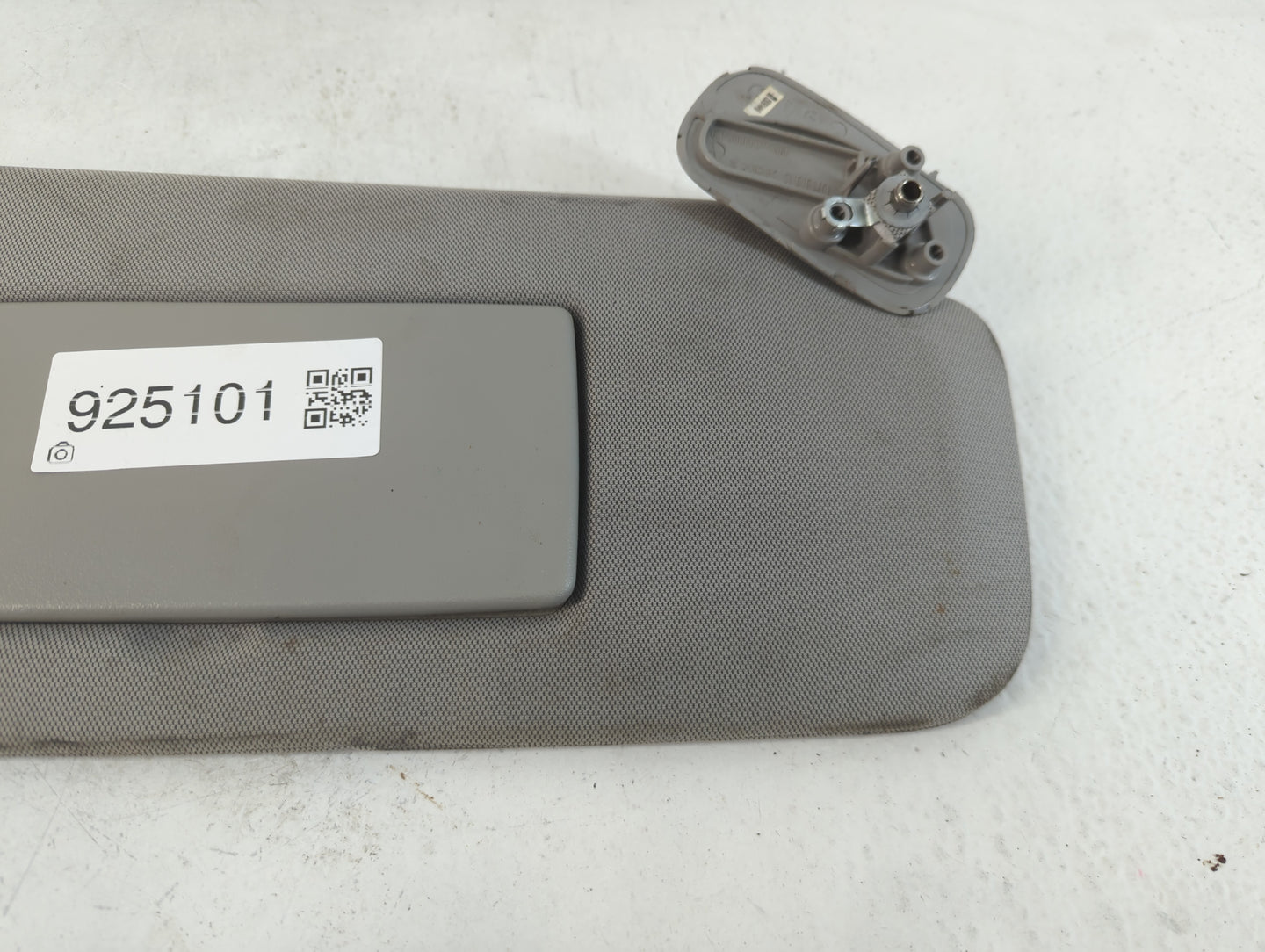 2014-2019 Chevrolet Silverado 1500 Sun Visor Shade Replacement Passenger Right Mirror Fits Fits 2014 2015 2016 2017 2018 201