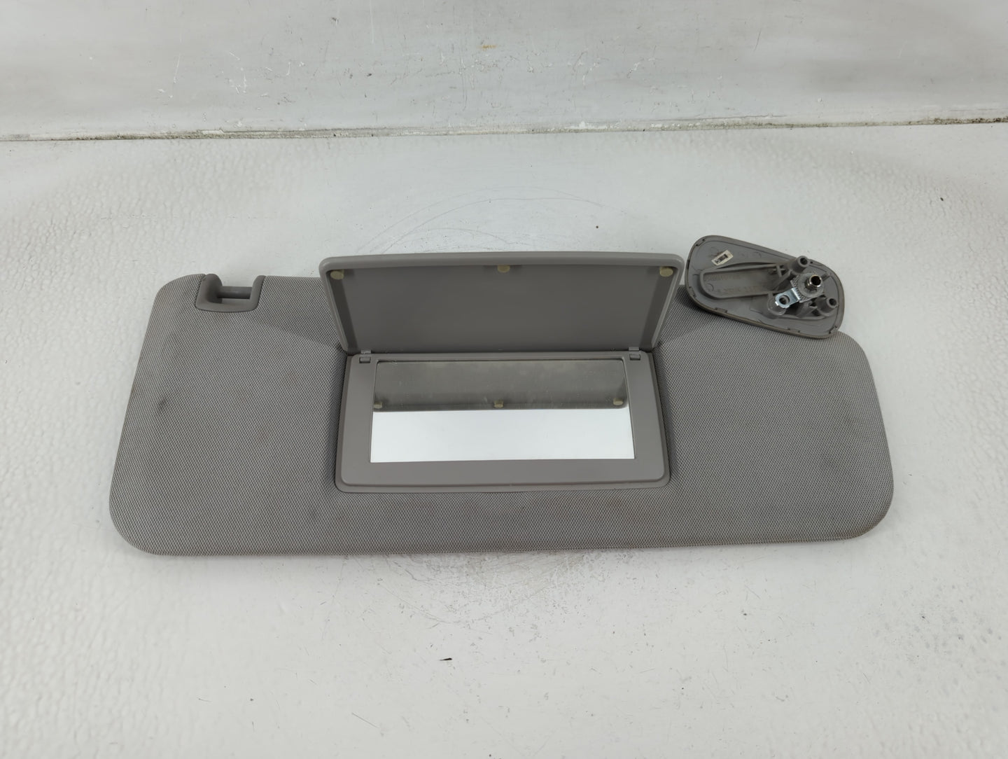 2015-2018 Chevrolet Silverado 2500 Sun Visor Shade Replacement Passenger Right Mirror Fits Fits 2014 2015 2016 2017 2018 201