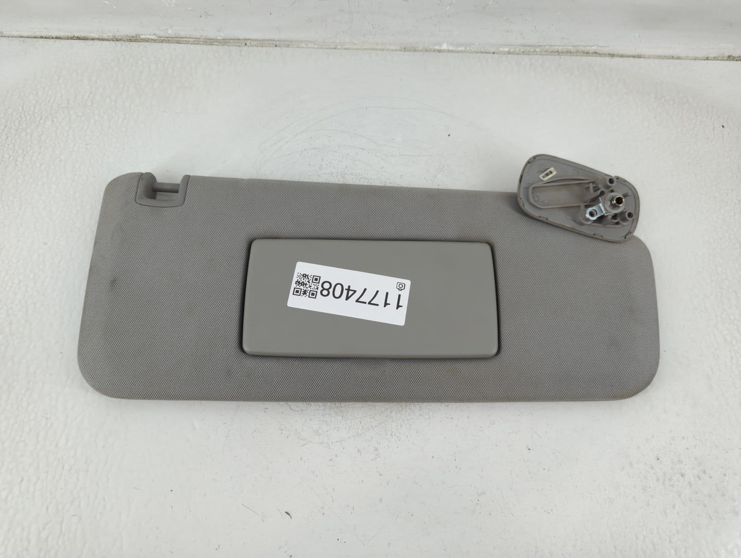 2015-2018 Chevrolet Silverado 2500 Sun Visor Shade Replacement Passenger Right Mirror Fits Fits 2014 2015 2016 2017 2018 201