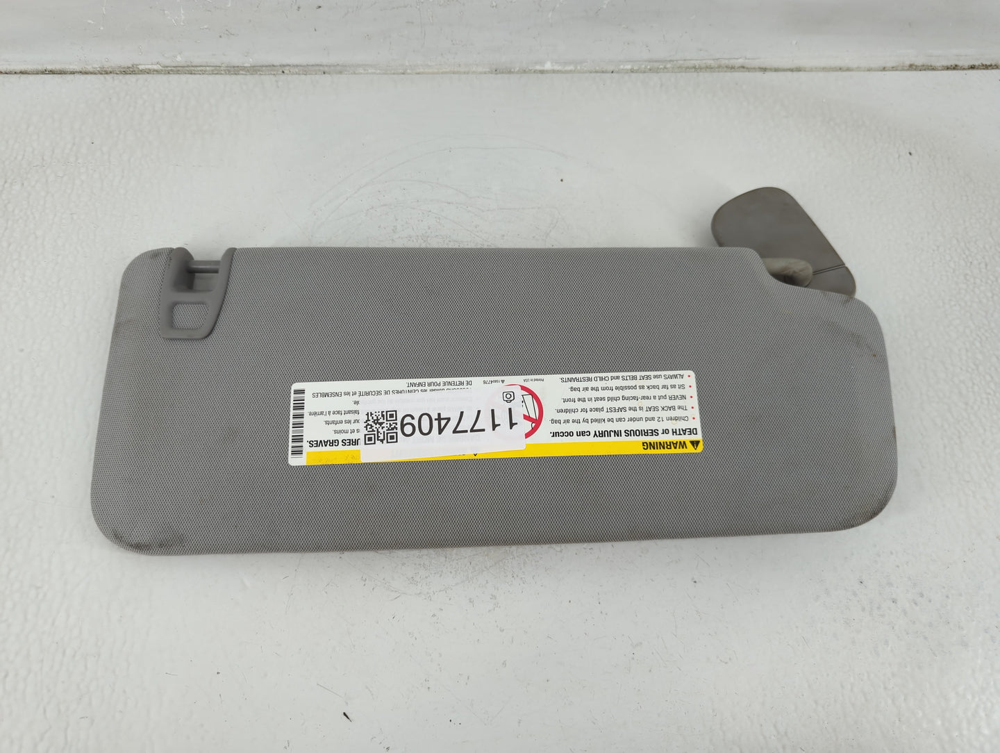 2015-2018 Chevrolet Silverado 2500 Sun Visor Shade Replacement Driver Left Mirror Fits Fits 2014 2015 2016 2017 2018 2019 OE