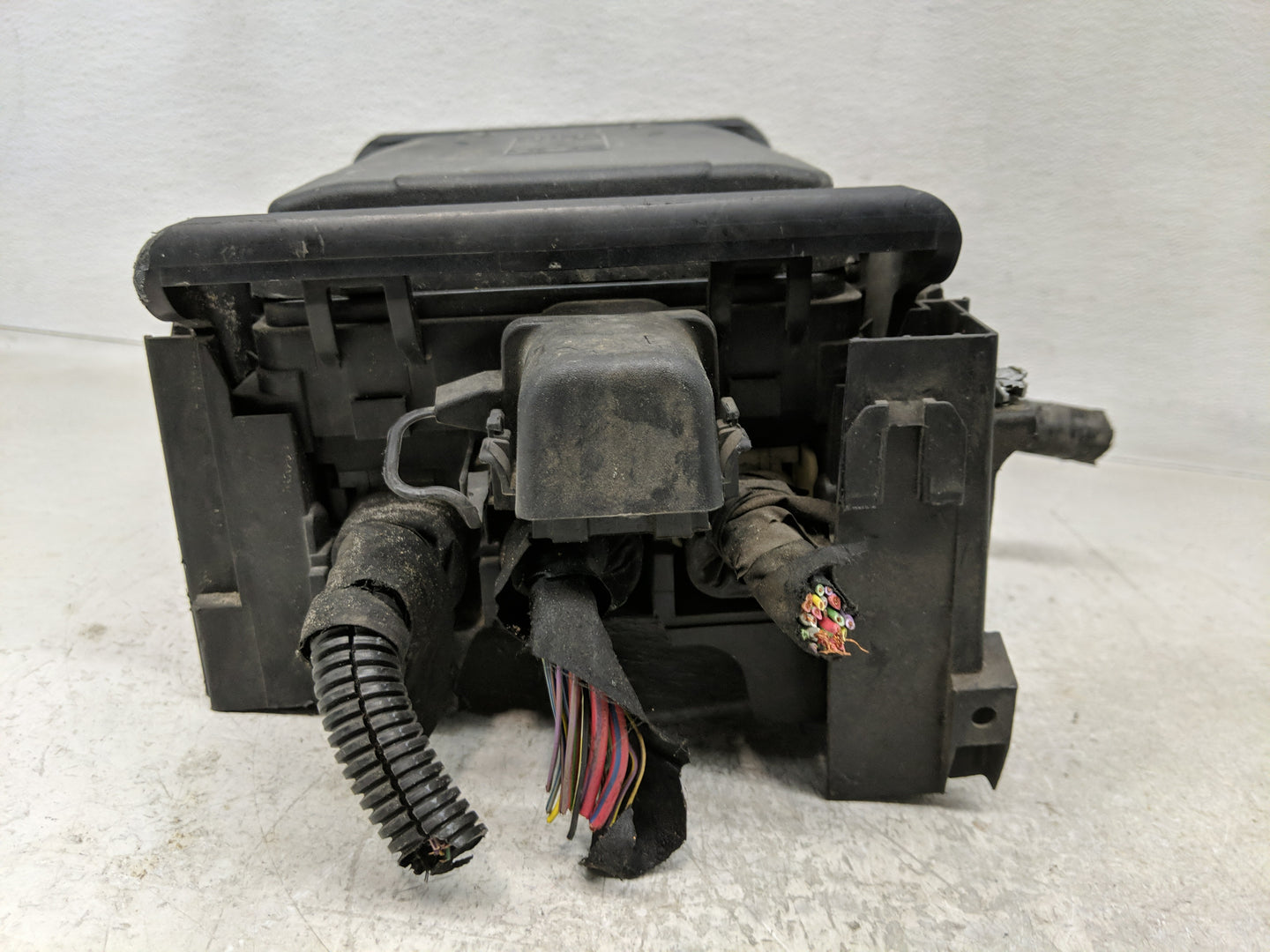 2016 Chevrolet Silverado 2500 Fusebox Fuse Box Panel Relay Module P/N:23387797 Fits Fits 2017 OEM Used Auto Parts - Oemuseda