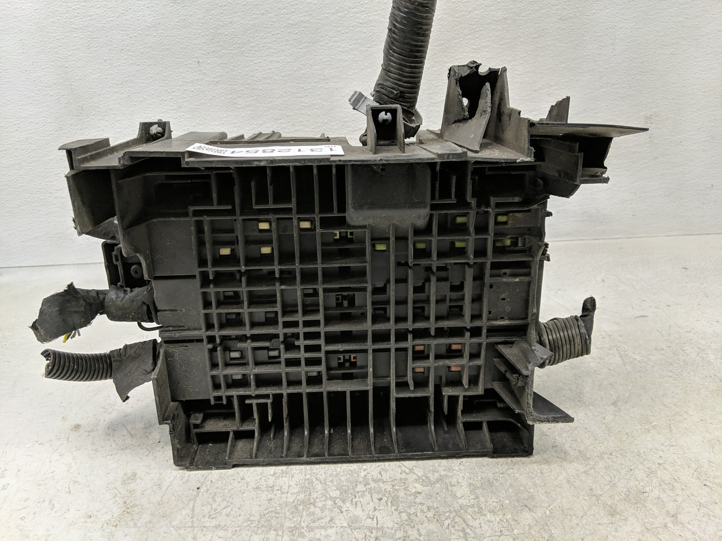 2016 Chevrolet Silverado 2500 Fusebox Fuse Box Panel Relay Module P/N:23387797 Fits Fits 2017 OEM Used Auto Parts - Oemuseda