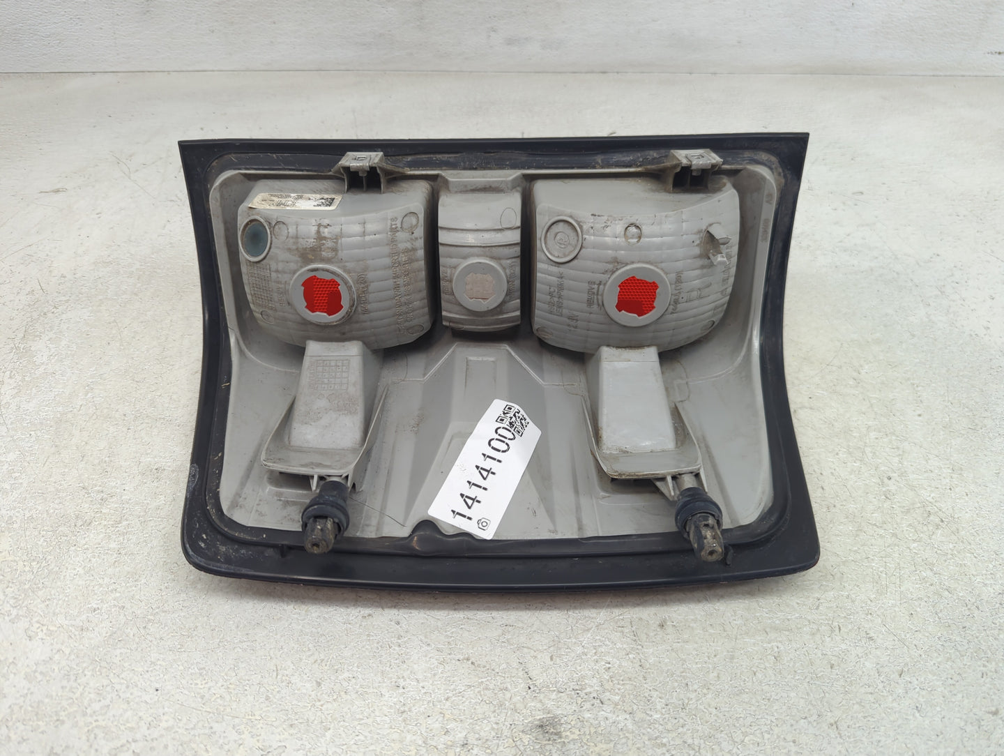 2016-2018 Chevrolet Silverado 2500 Tail Light Assembly Driver Left OEM Fits Fits 2016 2017 2018 2019 OEM Used Auto Parts - O