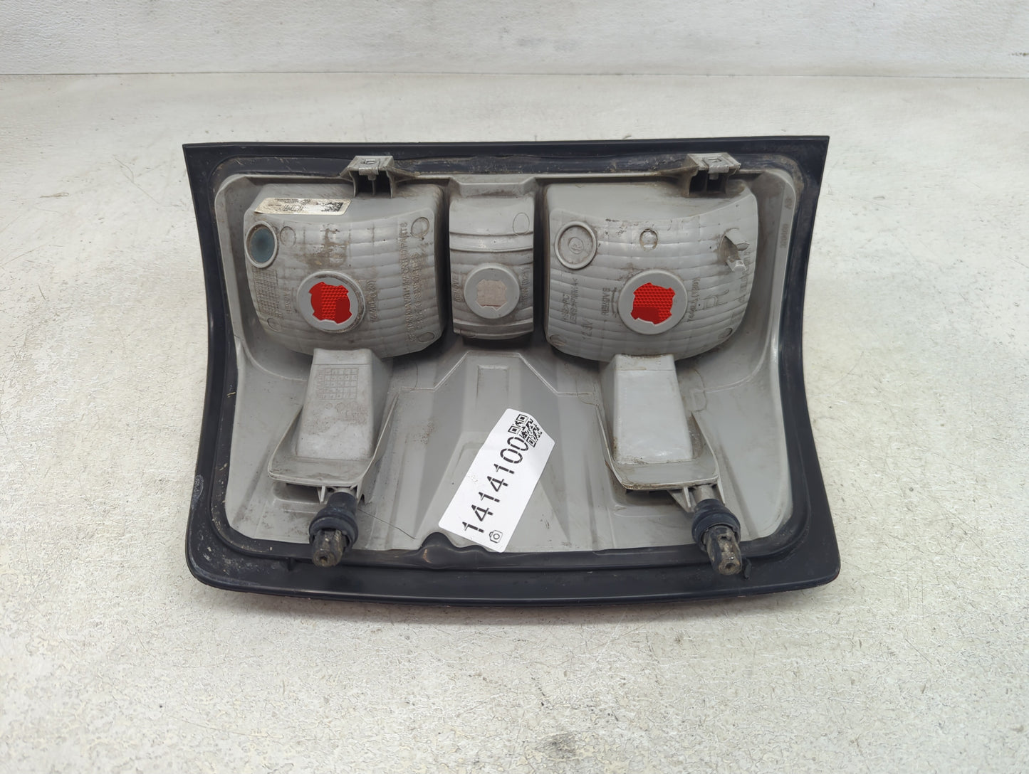 2016-2018 Chevrolet Silverado 2500 Tail Light Assembly Driver Left OEM Fits Fits 2016 2017 2018 2019 OEM Used Auto Parts - O