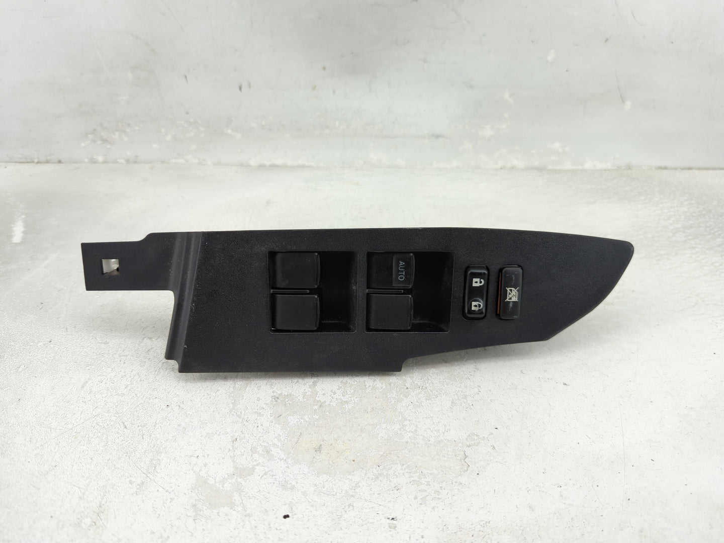 2015-2018 Chevrolet Silverado 2500 Master Power Window Switch Replacement Driver Side Left P/N:74232-02E70 Fits OEM Used Aut