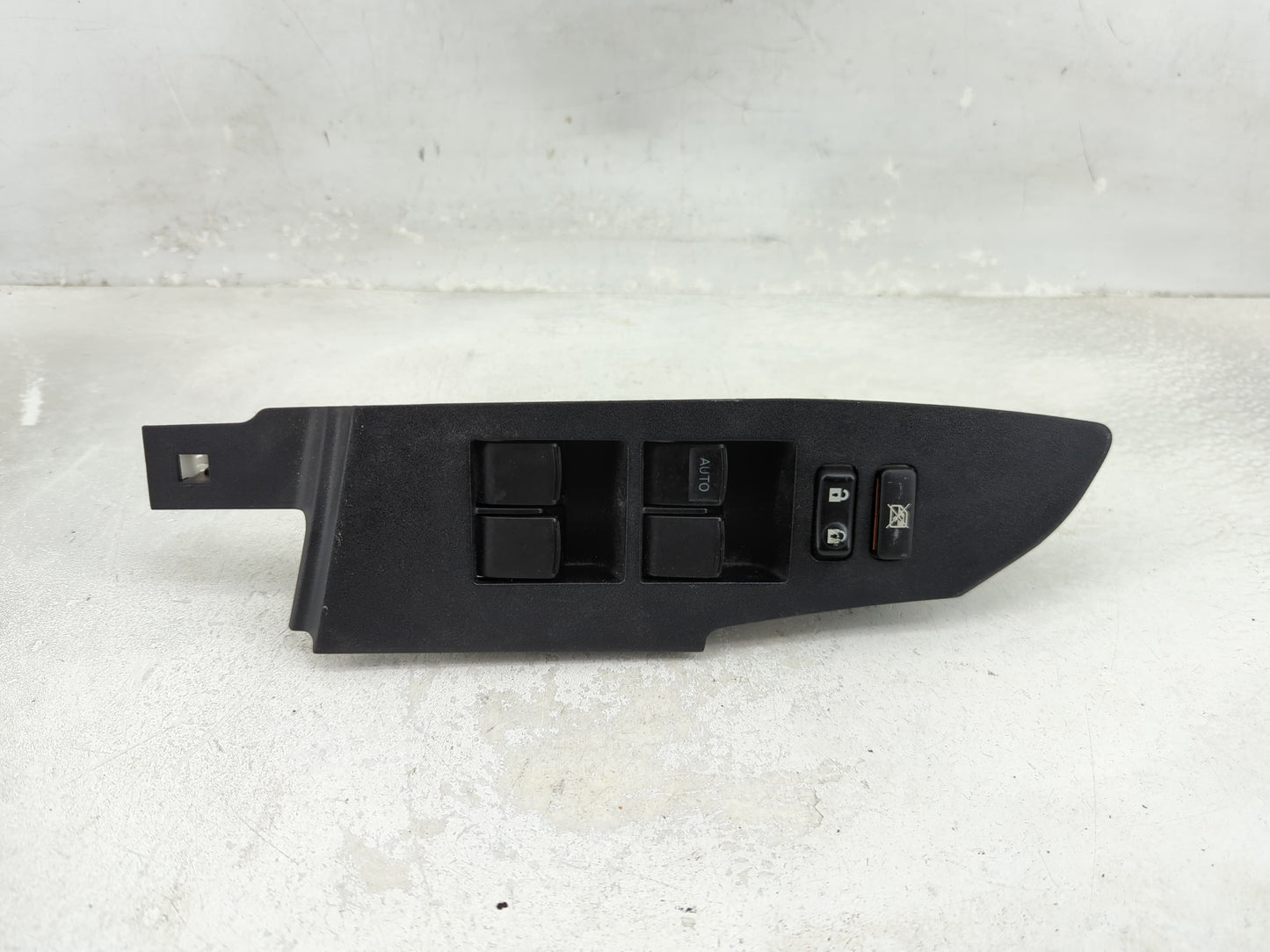 2015-2018 Chevrolet Silverado 2500 Master Power Window Switch Replacement Driver Side Left P/N:74232-02E70 Fits OEM Used Aut