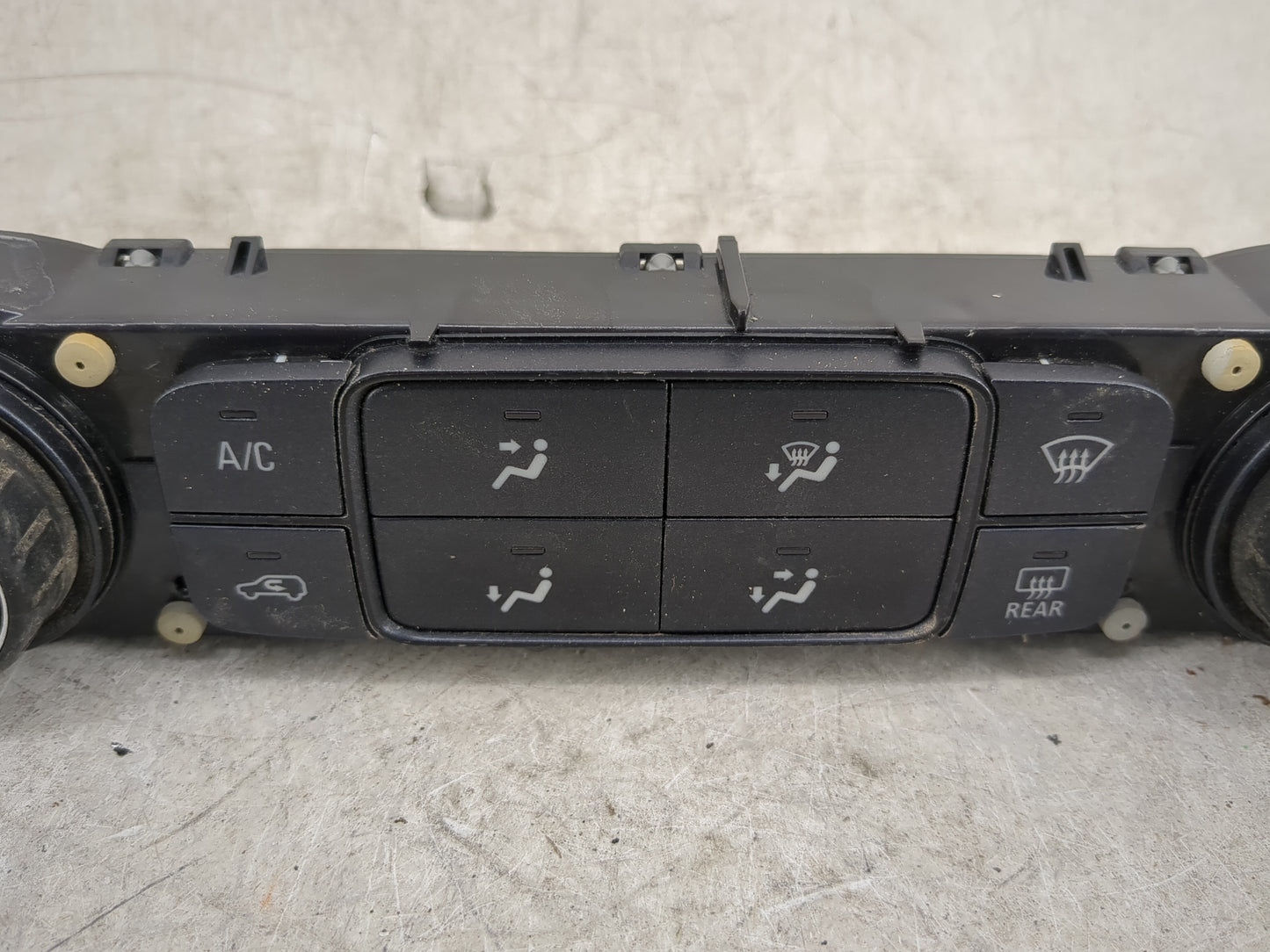 2015-2018 Chevrolet Silverado 2500 Climate Control Module Temperature AC/Heater Replacement P/N:84164472 Fits OEM Used Auto 