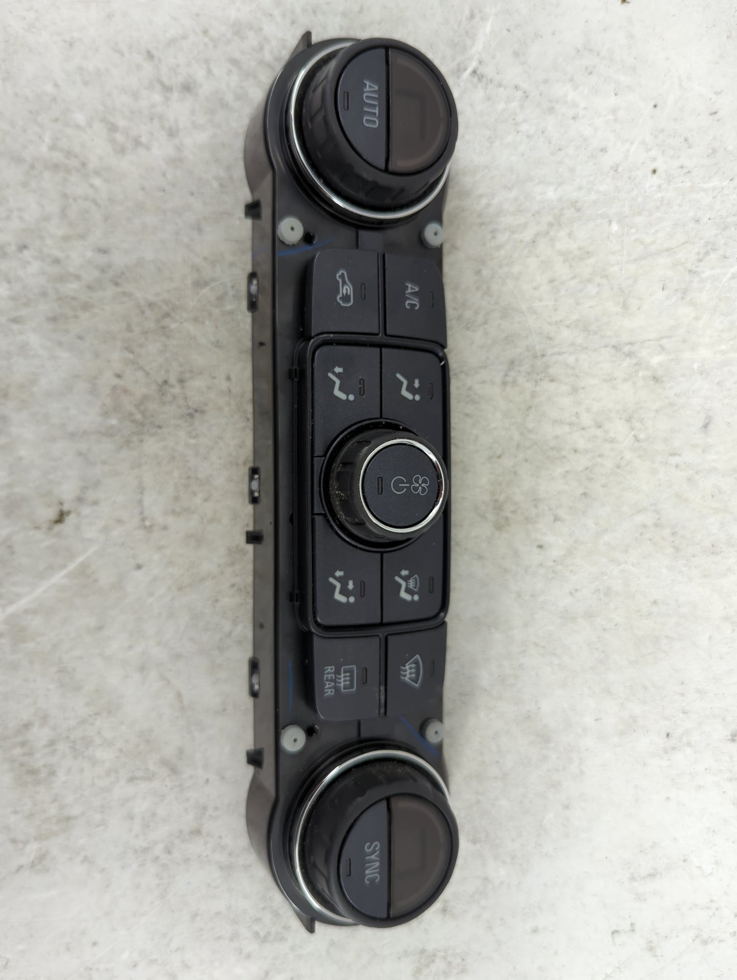 2016 Chevrolet Silverado 2500 Climate Control Module Temperature AC/Heater Replacement P/N:23486614 815372982 Fits OEM Used 