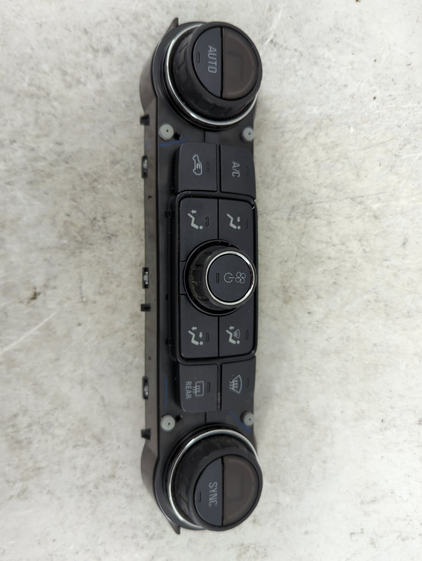 2016 Chevrolet Silverado 2500 Climate Control Module Temperature AC/Heater Replacement P/N:23486614 815372982 Fits OEM Used 