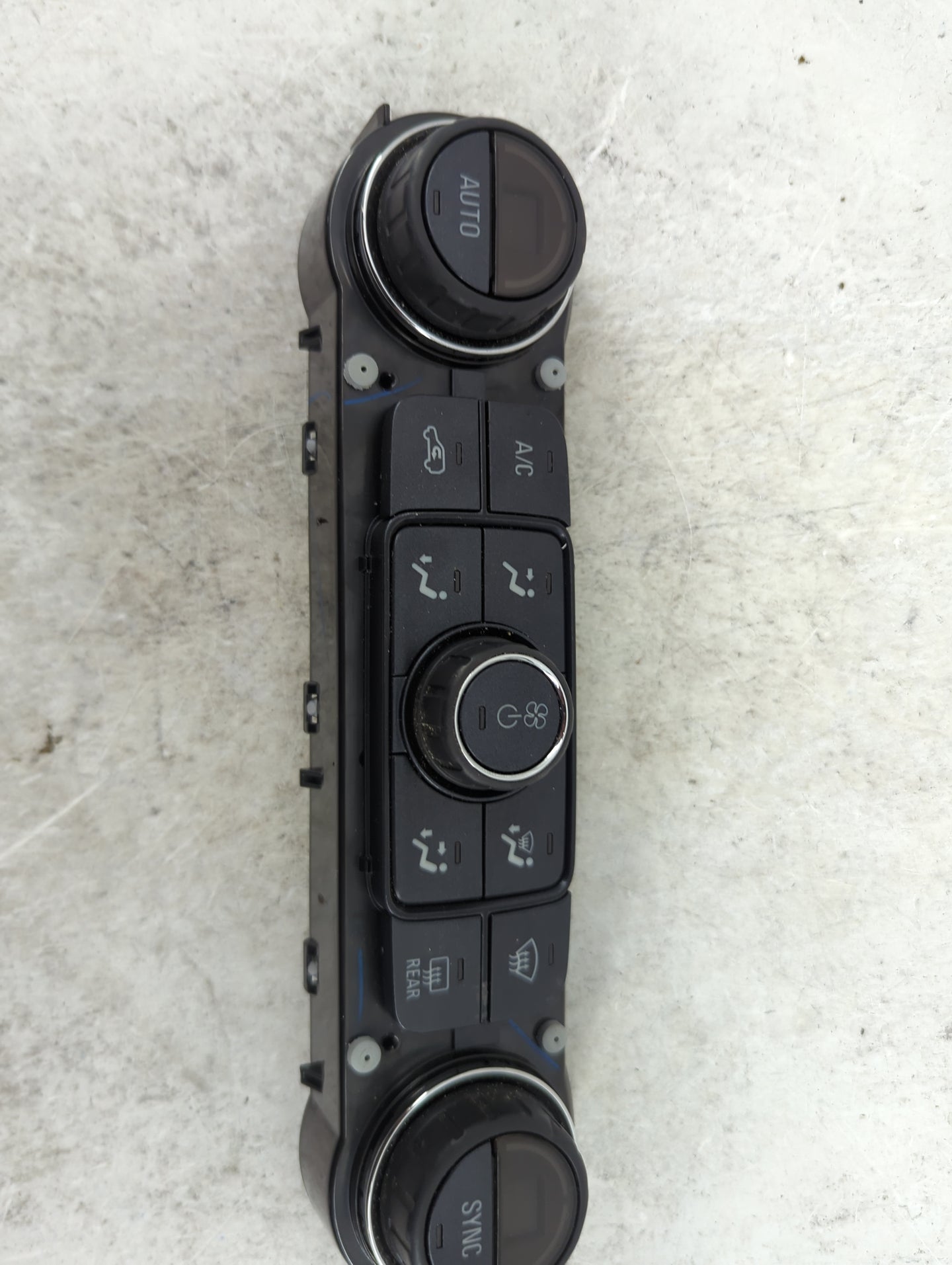 2016 Chevrolet Silverado 2500 Climate Control Module Temperature AC/Heater Replacement P/N:23486614 815372982 Fits OEM Used 