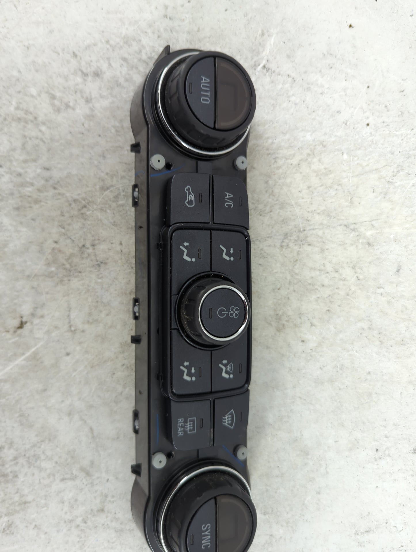 2016 Chevrolet Silverado 2500 Climate Control Module Temperature AC/Heater Replacement P/N:23486614 815372982 Fits OEM Used 