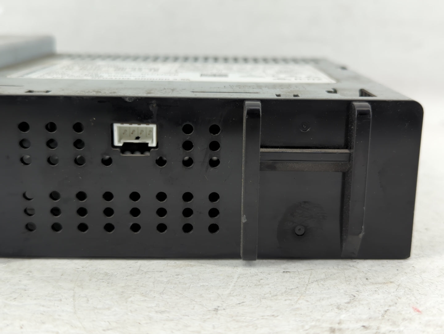 2016-2016 Chevrolet Silverado 2500 Am Fm Cd Player Radio Receiver - Oemusedautoparts1.com