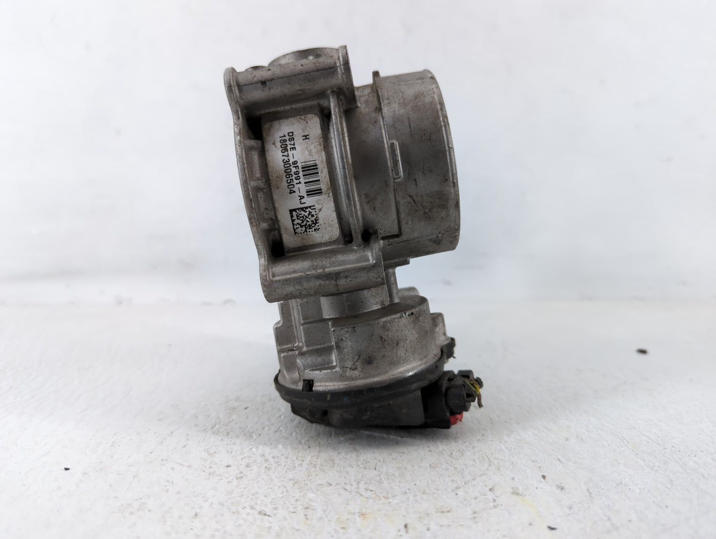 2016 Chevrolet Silverado 2500 Hd Throttle Body P/N:DS7E-9F991-AJ Fits Fits 2014 2015 2017 2018 2019 2020 2021 2022 OEM Used 