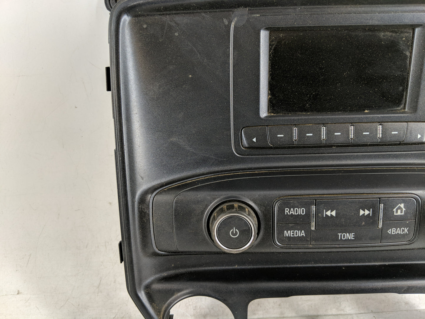 2016 Chevrolet Silverado 3500 Radio AM FM Cd Player Receiver Replacement P/N:23243933 Fits OEM Used Auto Parts - Oemusedauto