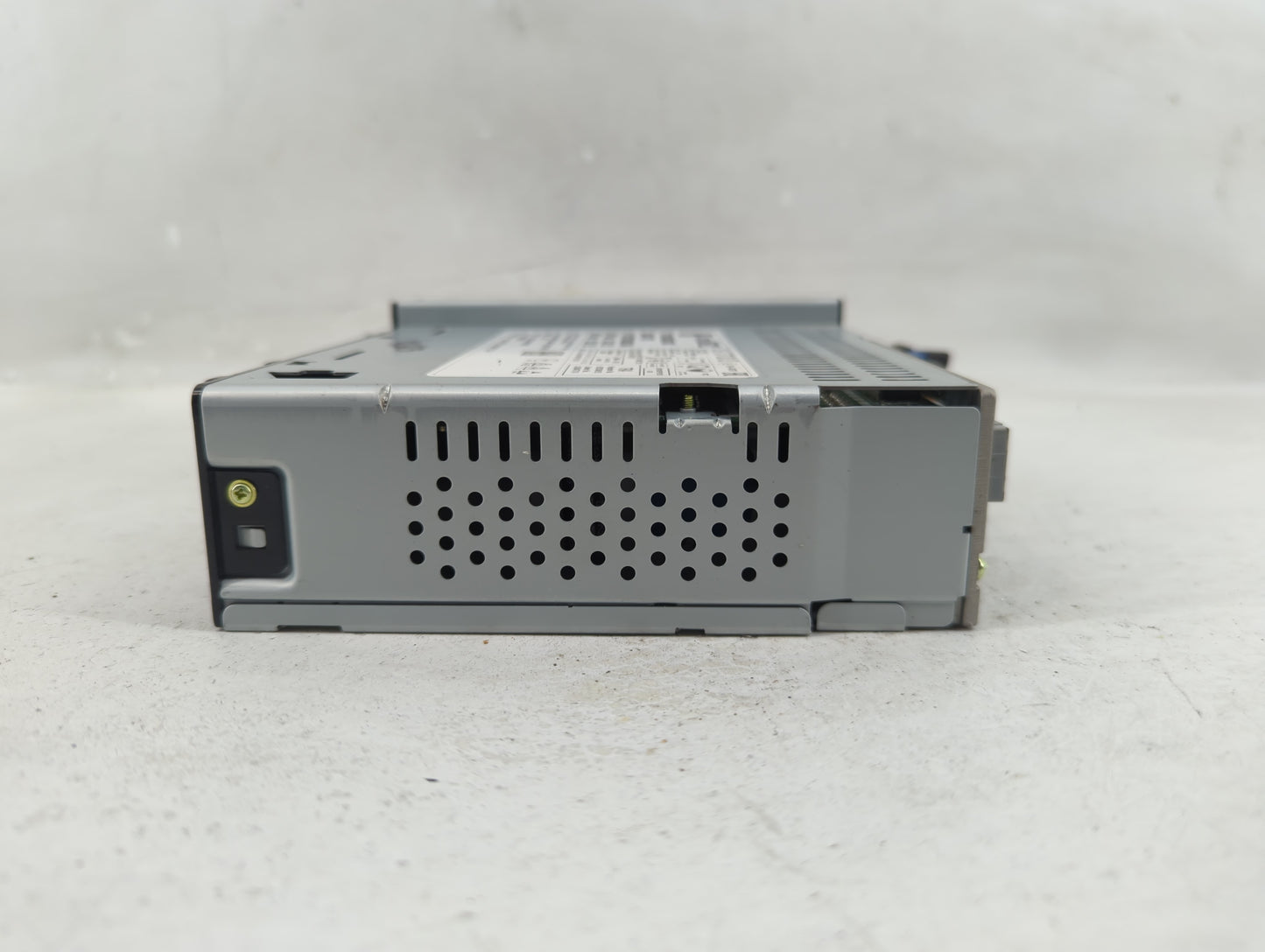 2016 Chevrolet Silverado 3500 Radio AM FM Cd Player Receiver Replacement P/N:42456922 Fits OEM Used Auto Parts - Oemusedauto