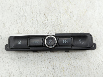 compare product 2016-2018 Chevrolet Silverado 3500 Am Fm Cd Player Radio Receiver