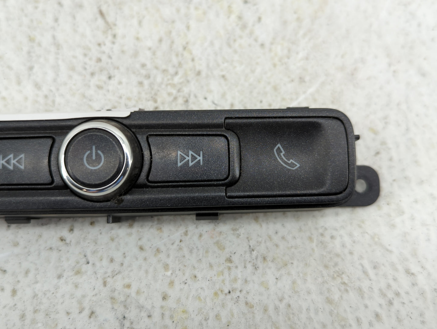 2016-2018 Chevrolet Silverado 3500 Am Fm Cd Player Radio Receiver - Oemusedautoparts1.com