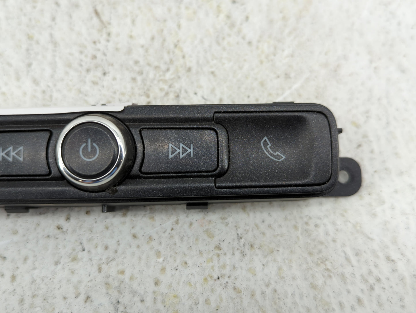 2016-2018 Chevrolet Silverado 3500 Am Fm Cd Player Radio Receiver - Oemusedautoparts1.com