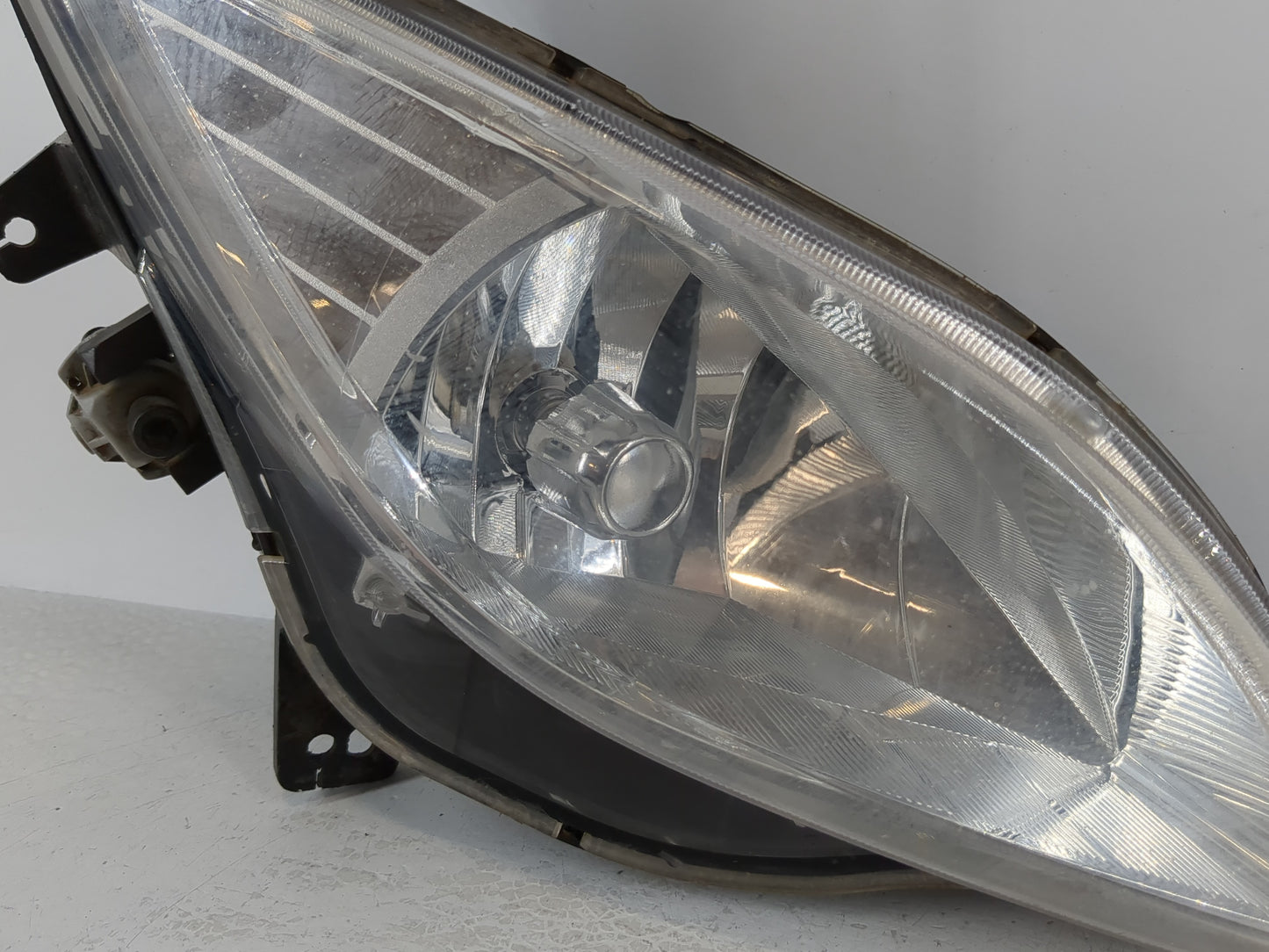 2013-2016 Chevrolet Sonic Passenger Right Oem Front Light Lamp - Oemusedautoparts1.com