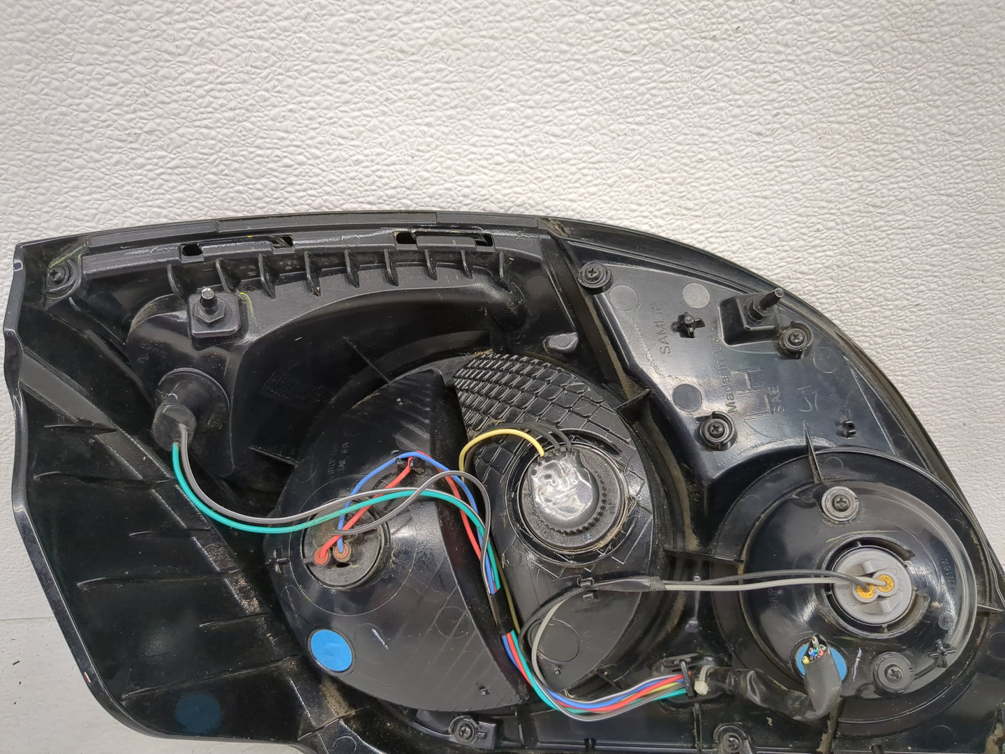 2012-2016 Chevrolet Sonic Tail Light Assembly Driver Left OEM Fits Fits 2012 2013 2014 2015 2016 OEM Used Auto Parts - Oemus