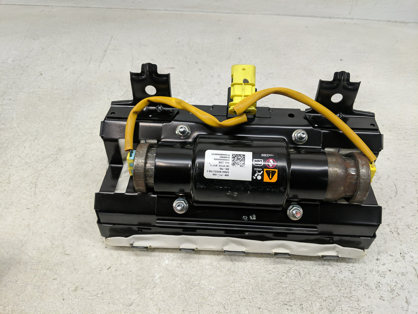 2012-2019 Chevrolet Sonic Air Bag Passenger Right Dashboard OEM Fits Fits 2012 2013 2014 2015 2016 2017 2018 2019 OEM Used A