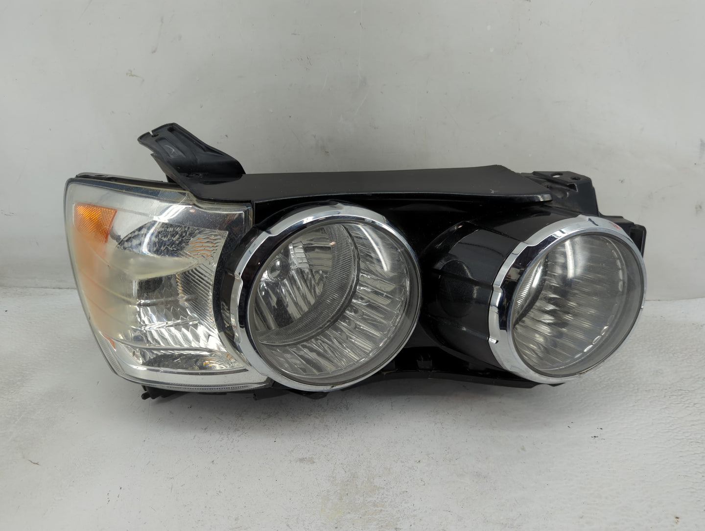 2016-2016 Chevrolet Sonic Passenger Right Oem Head Light Headlight Lamp - Oemusedautoparts1.com