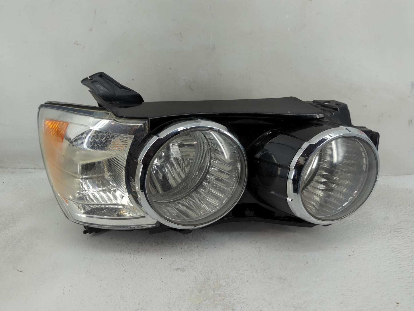 2016-2016 Chevrolet Sonic Passenger Right Oem Head Light Headlight Lamp - Oemusedautoparts1.com
