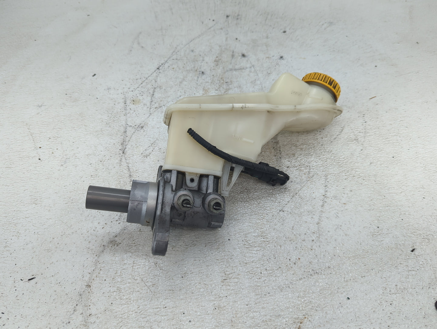 2012-2019 Chevrolet Sonic Brake Master Cylinder - Oemusedautoparts1.com