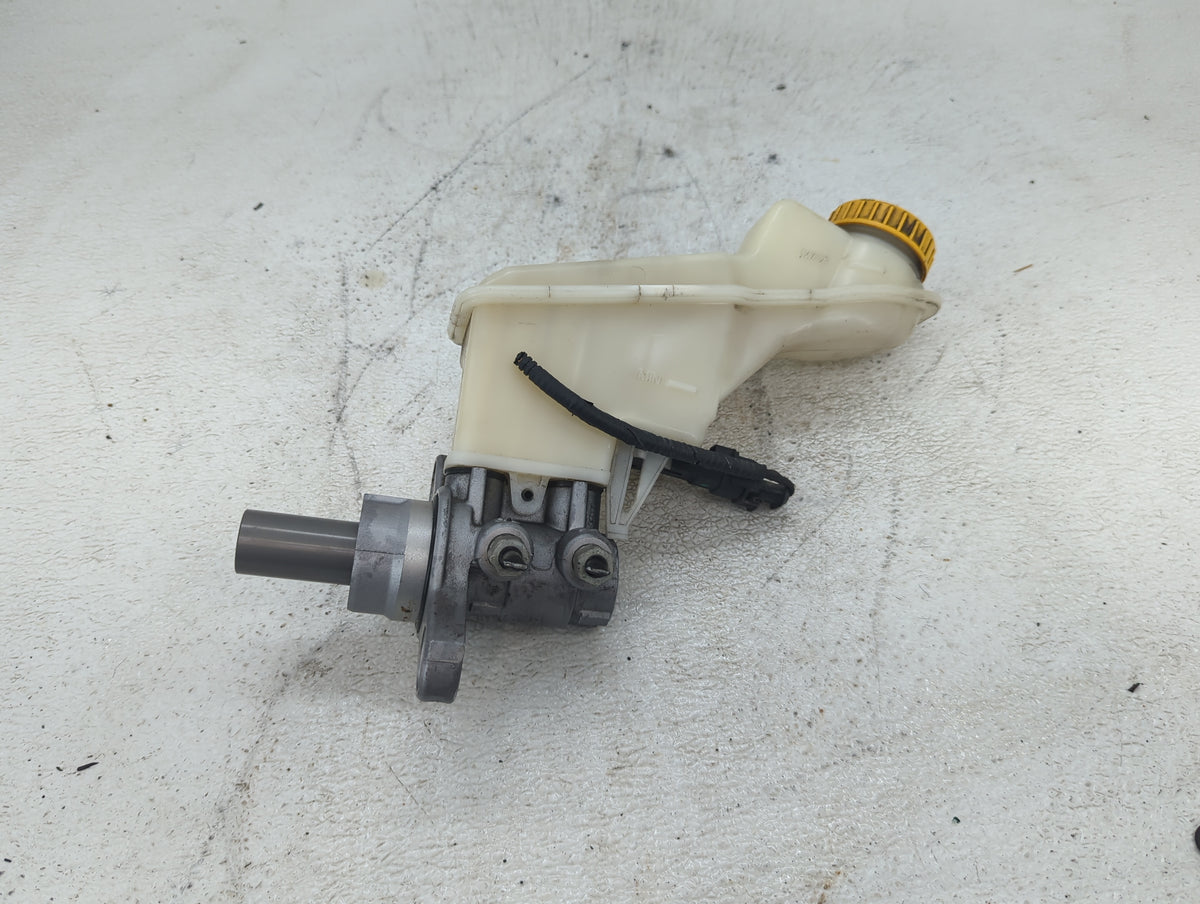 2012-2019 Chevrolet Sonic Brake Master Cylinder 1423305 - Oemusedautoparts1.com