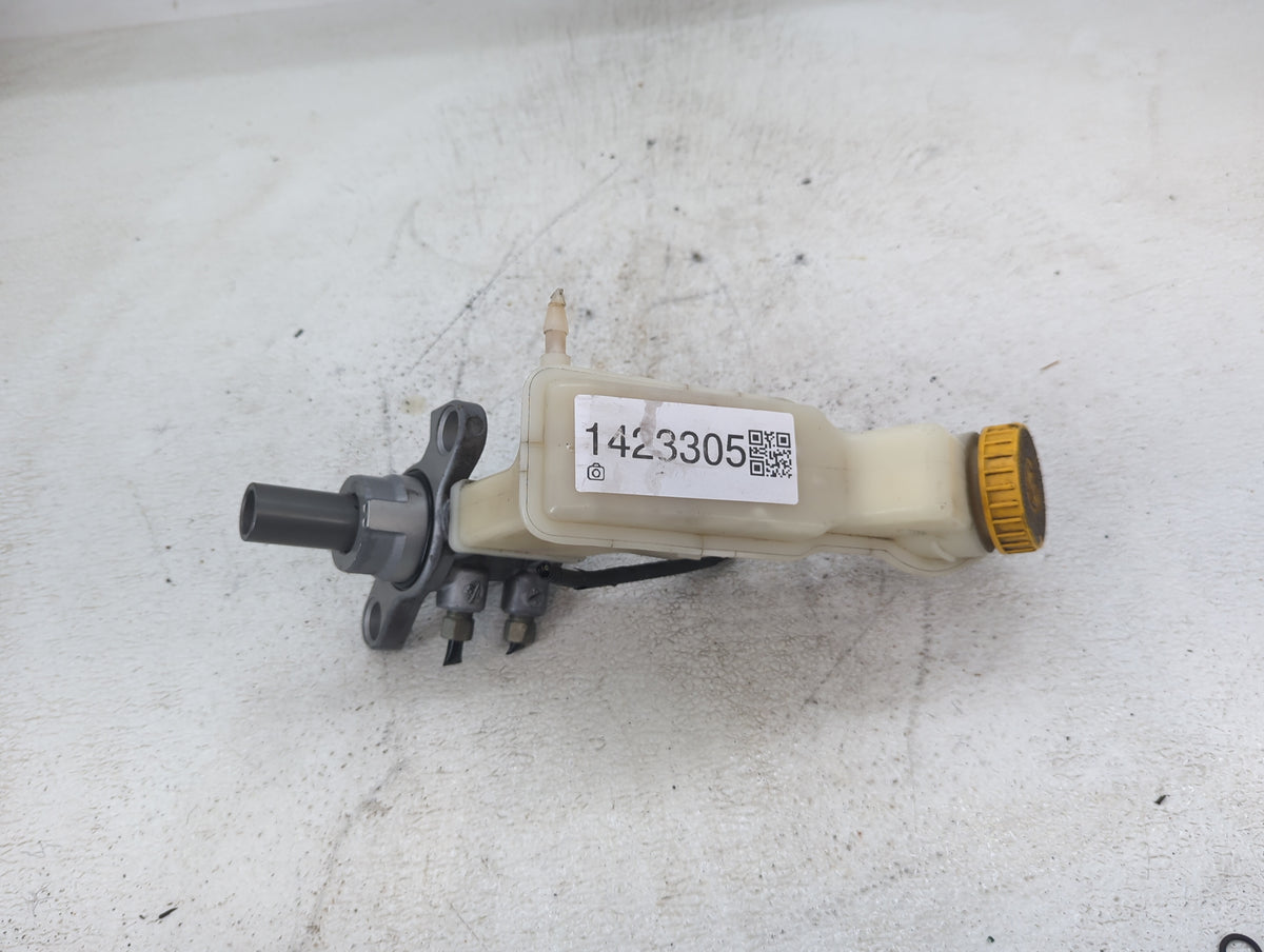 2012-2019 Chevrolet Sonic Brake Master Cylinder 1423305 - Oemusedautoparts1.com
