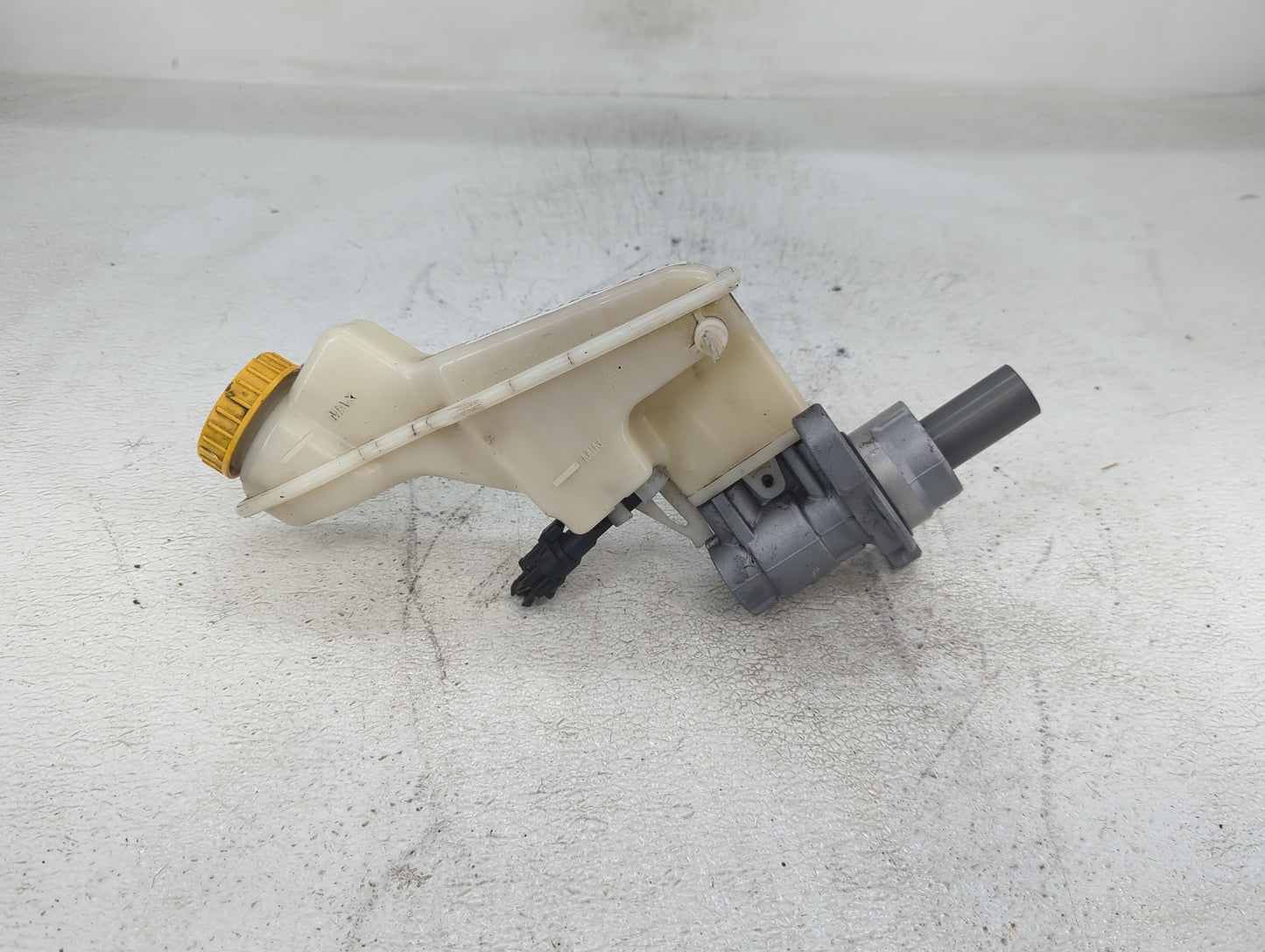 2012-2019 Chevrolet Sonic Brake Master Cylinder - Oemusedautoparts1.com