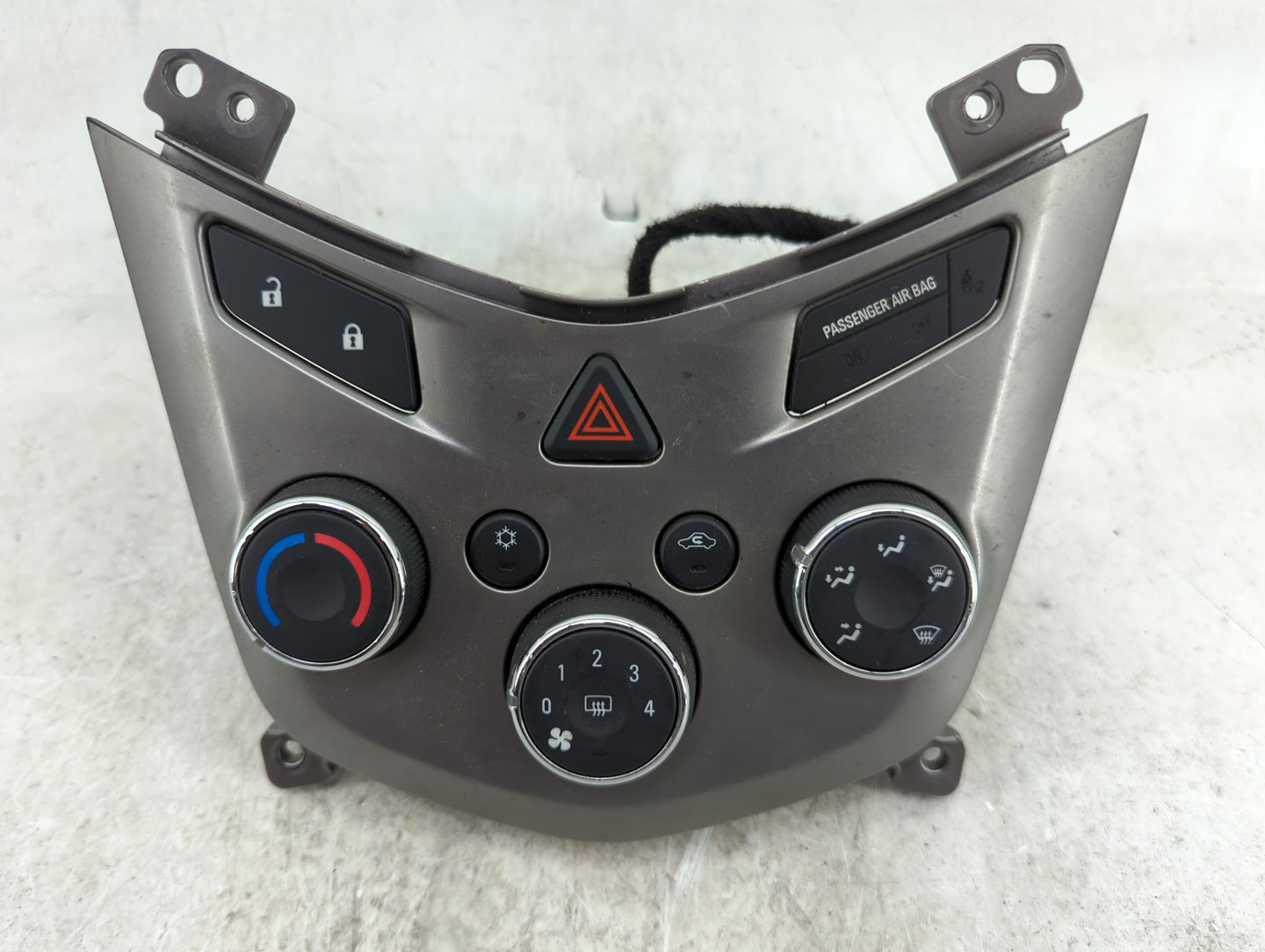 2015-2016 Chevrolet Sonic Climate Control Module Temperature AC/Heater Replacement P/N:42365634 3239800000000X Fits Fits 201