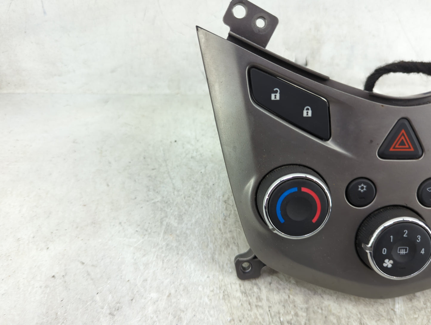 2015-2016 Chevrolet Sonic Climate Control Module Temperature AC/Heater Replacement P/N:42365634 3239800000000X Fits Fits 201