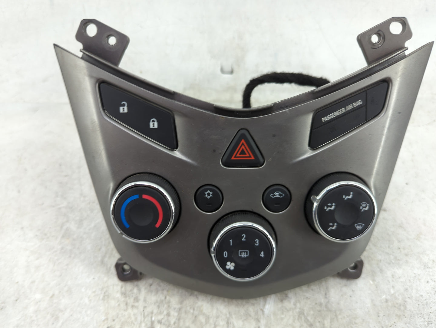 2015-2016 Chevrolet Sonic Climate Control Module Temperature AC/Heater Replacement P/N:42365634 3239800000000X Fits Fits 201