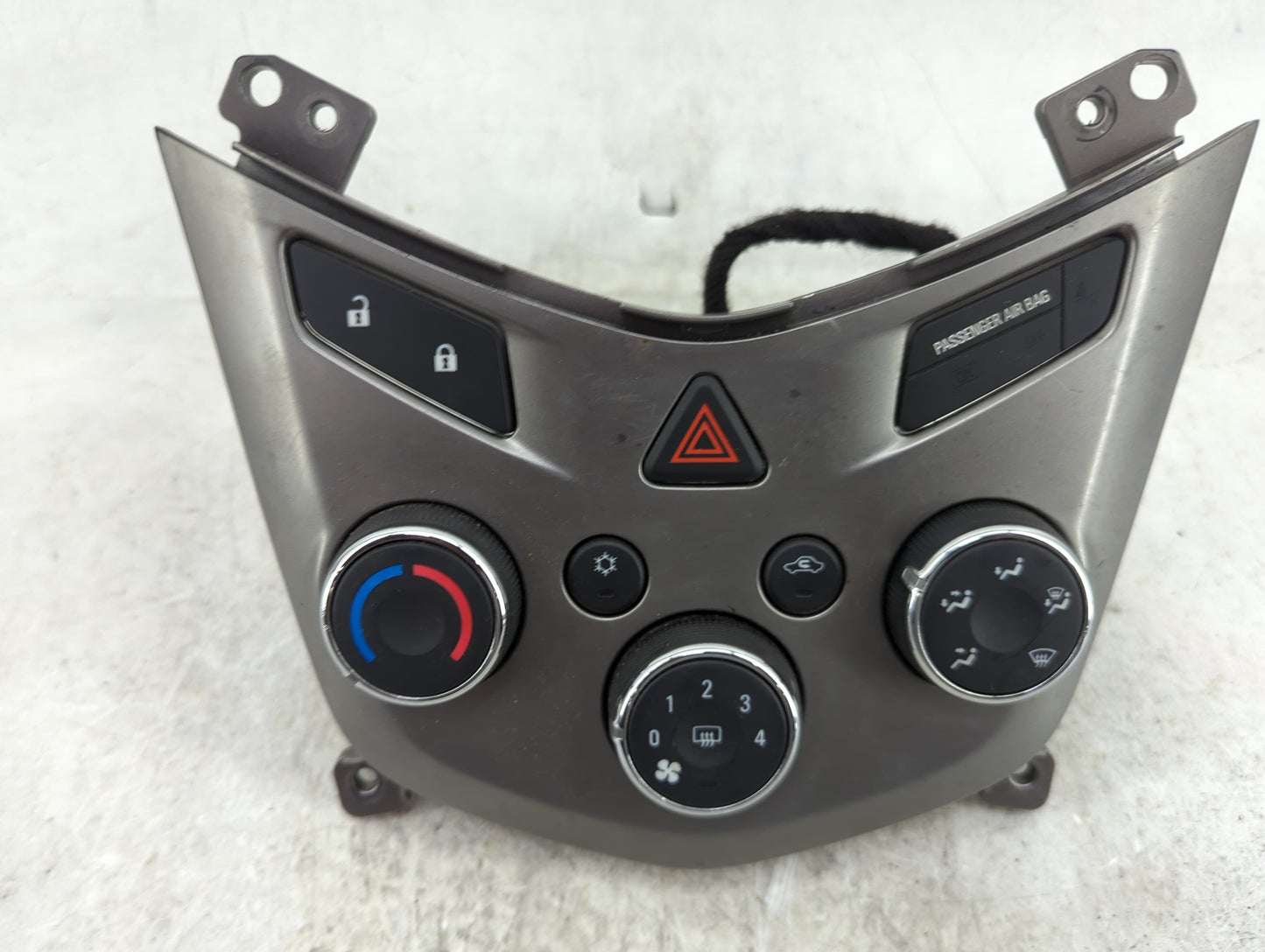 2015-2016 Chevrolet Sonic Climate Control Module Temperature AC/Heater Replacement P/N:42365634 3239800000000X Fits Fits 201