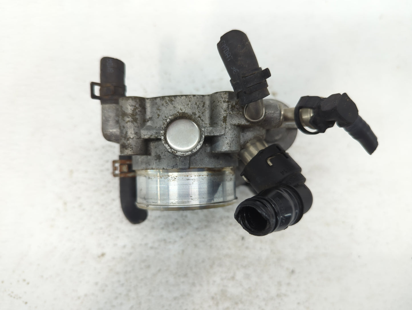 2012-2018 Chevrolet Sonic Throttle Body P/N:55 577 375 Fits Fits 2009 2010 2011 2012 2013 2014 2015 2016 2017 2018 OEM Used 