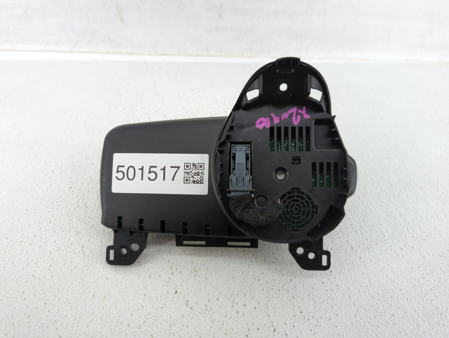 2015-2016 Chevrolet Sonic Instrument Cluster Speedometer Gauges P/N:94532554 Fits Fits 2015 2016 OEM Used Auto Parts - Oemus