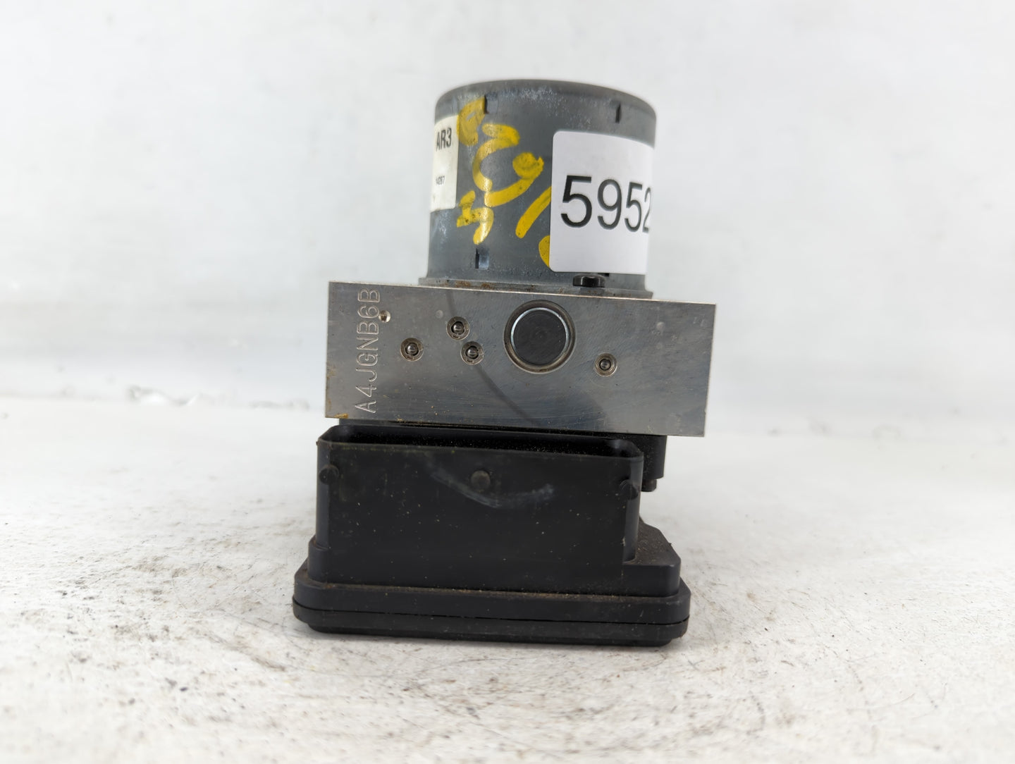 2015-2016 Chevrolet Sonic ABS Pump Control Module Replacement P/N:94781825 T300 ESC Fits Fits 2015 2016 OEM Used Auto Parts 