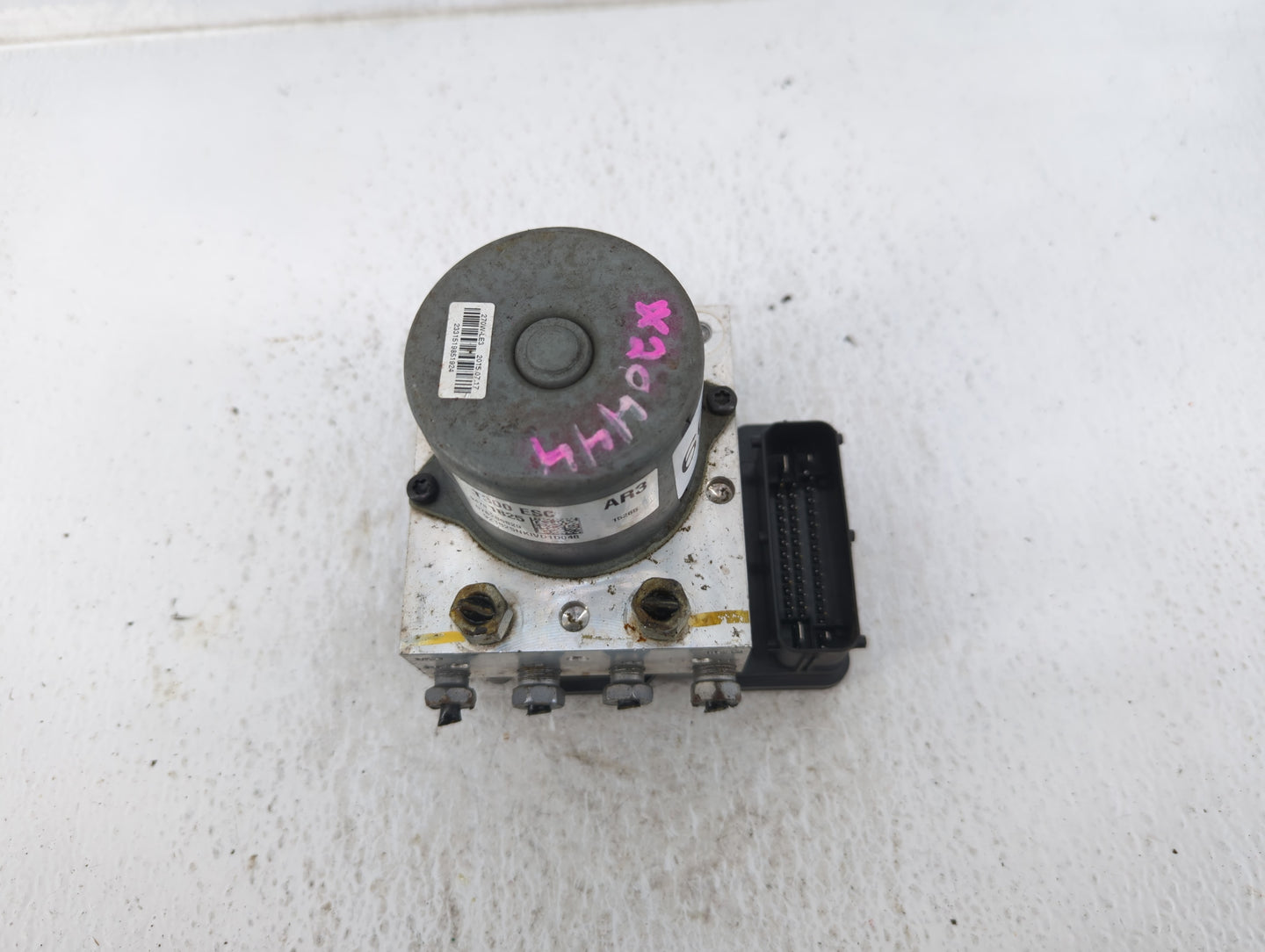 2015-2016 Chevrolet Sonic ABS Pump Control Module Replacement P/N:94781825 Fits Fits 2015 2016 OEM Used Auto Parts - Oemused