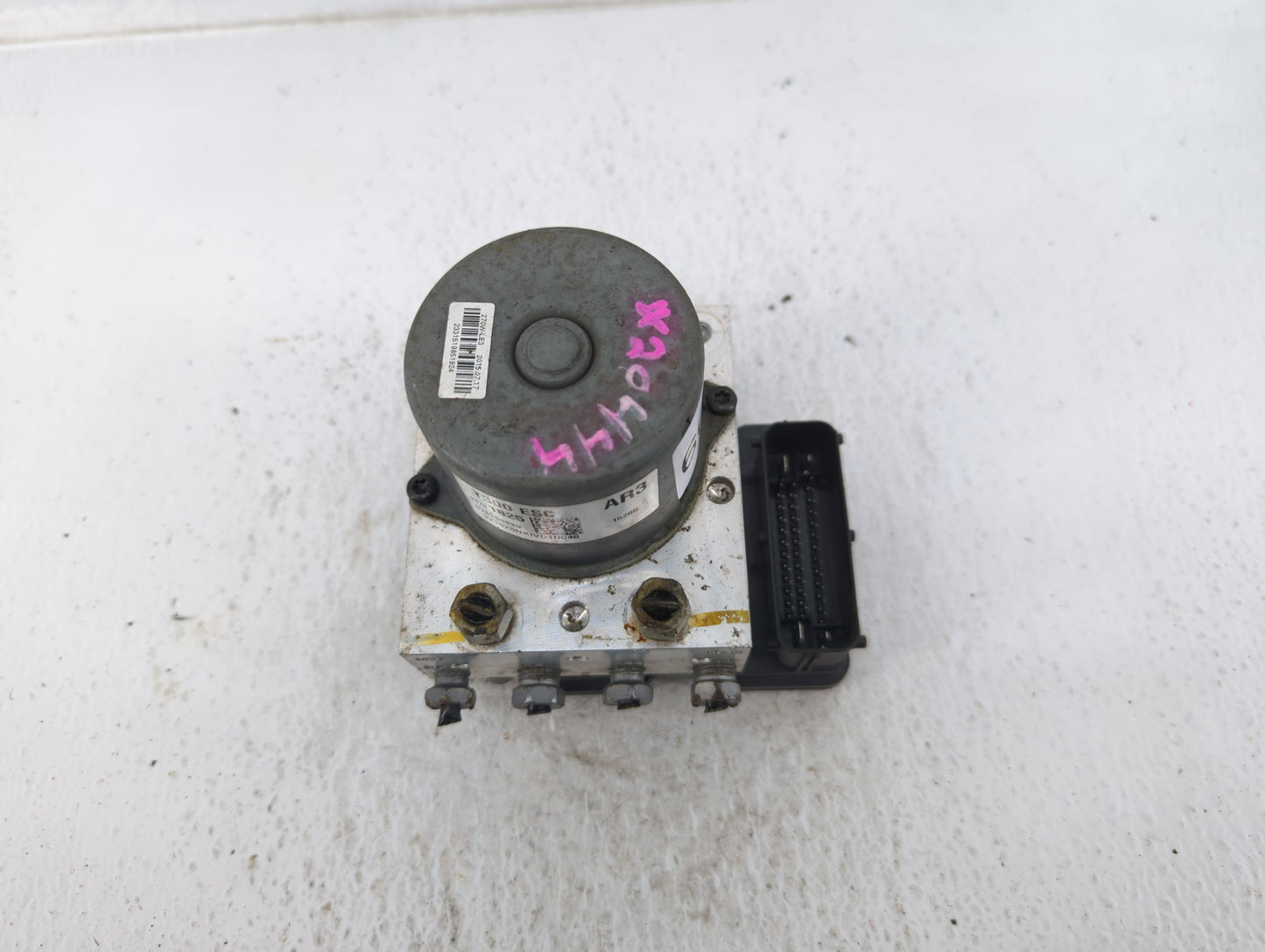 2015-2016 Chevrolet Sonic ABS Pump Control Module Replacement P/N:94781825 Fits Fits 2015 2016 OEM Used Auto Parts - Oemused