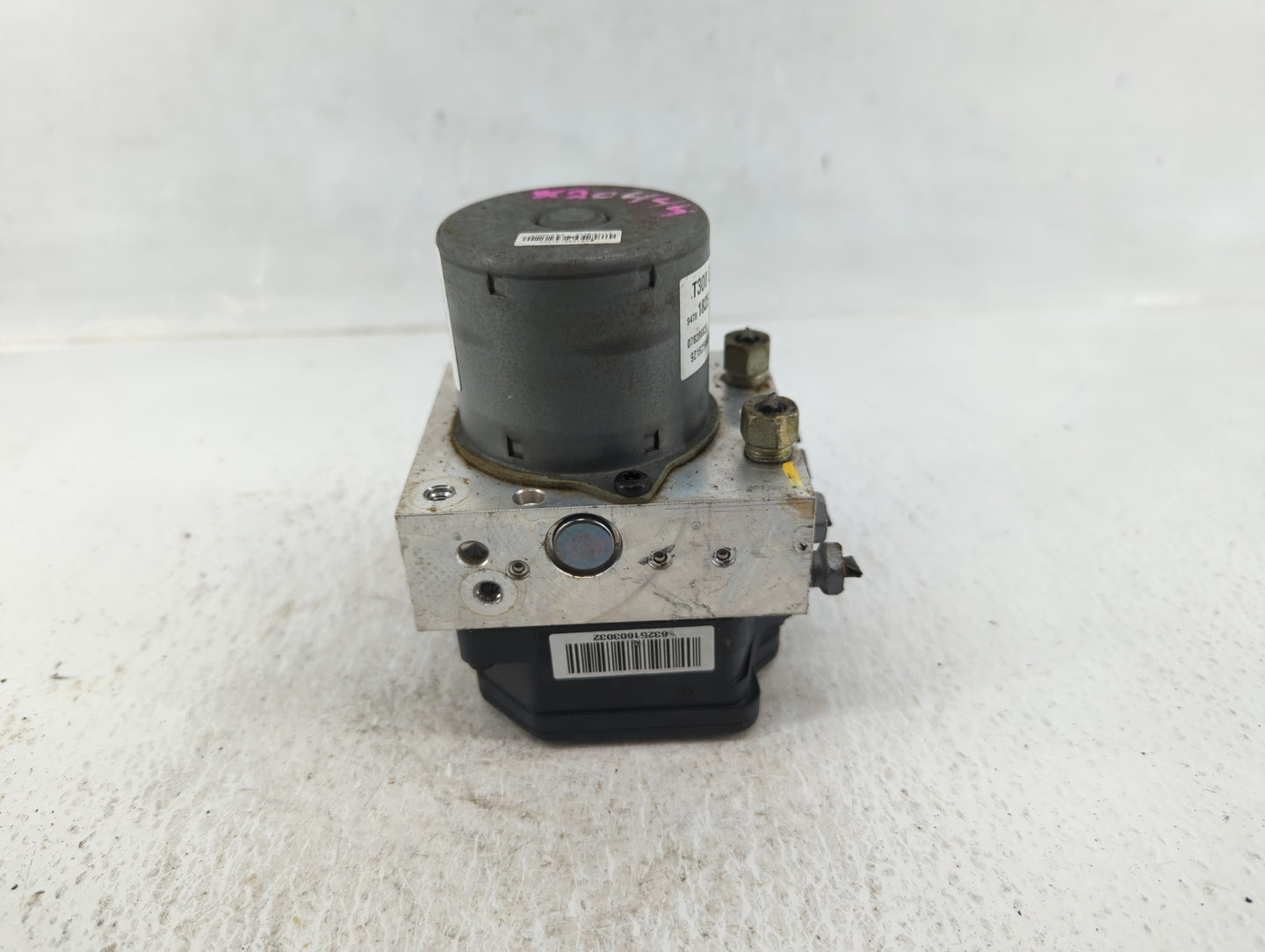 2015-2016 Chevrolet Sonic ABS Pump Control Module Replacement P/N:94781825 Fits Fits 2015 2016 OEM Used Auto Parts - Oemused