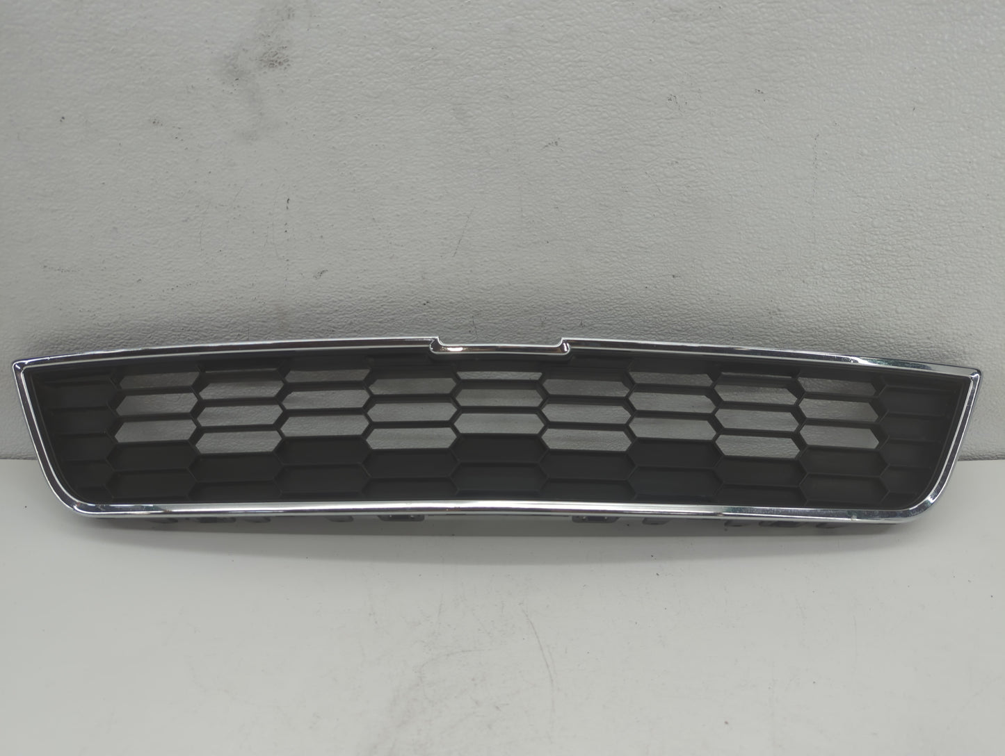 2012-2016 Chevrolet Sonic Front Grille Bumper Not Included - Oemusedautoparts1.com
